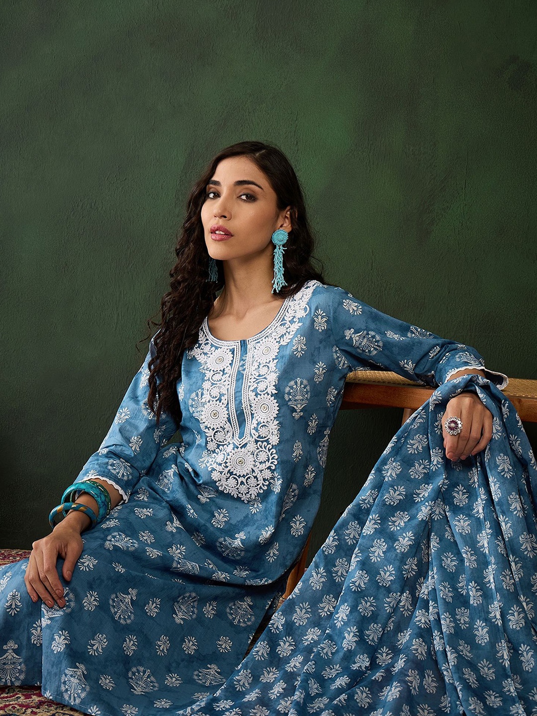 

Sangria Floral Printed Thread Work Pure Cotton Straight Kurta With Trouser & Dupatta, Blue