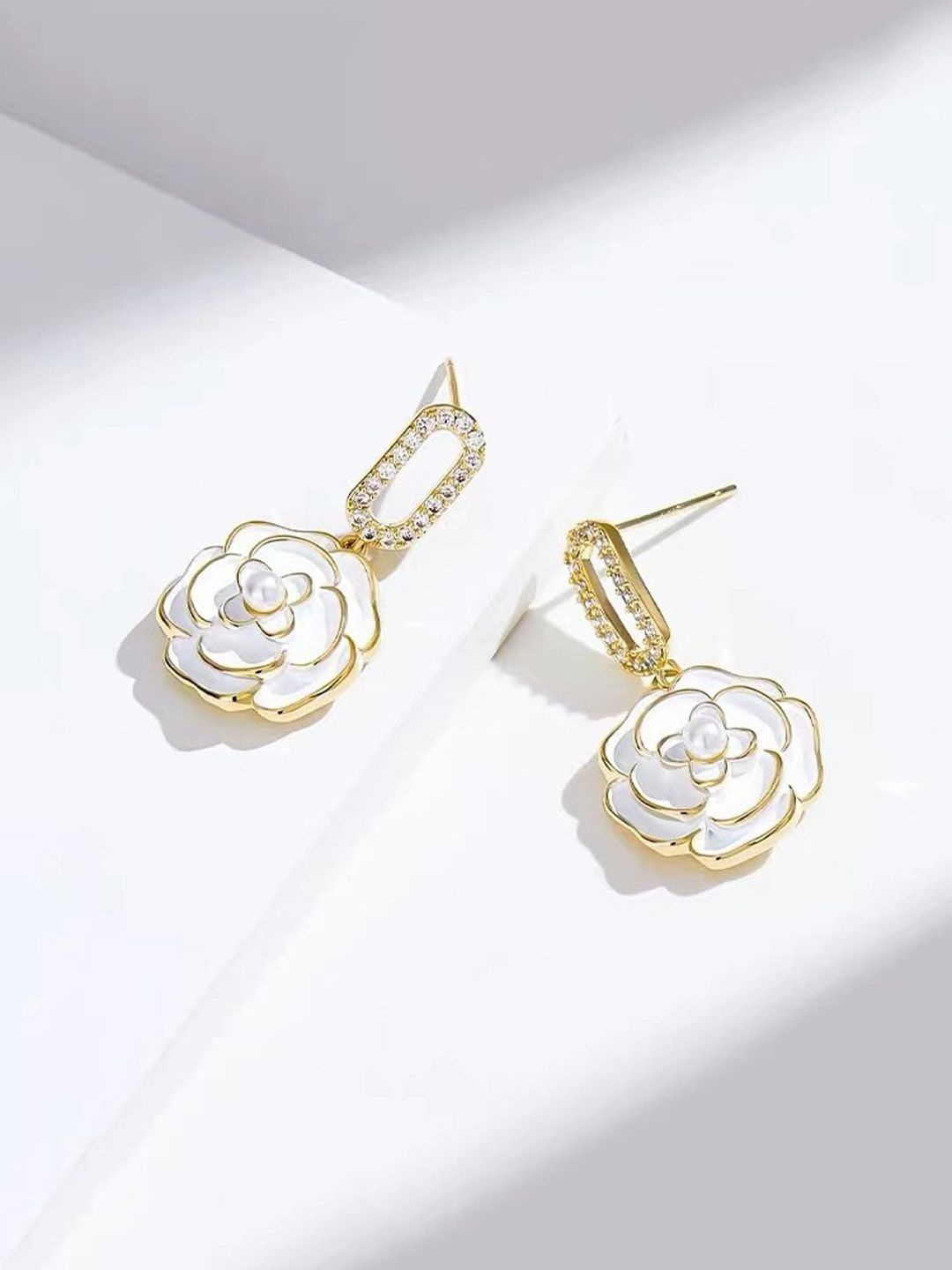 

FIMBUL Gold-Plated Stainless Steel Contemporary Drop Earrings, White