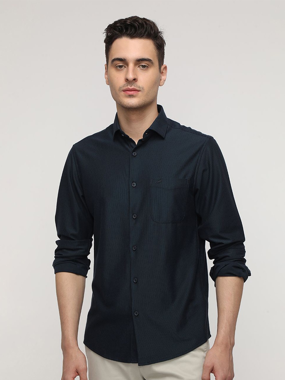 

Crocodile Comfort Vertical Stripes Spread Collar Shirt, Navy blue
