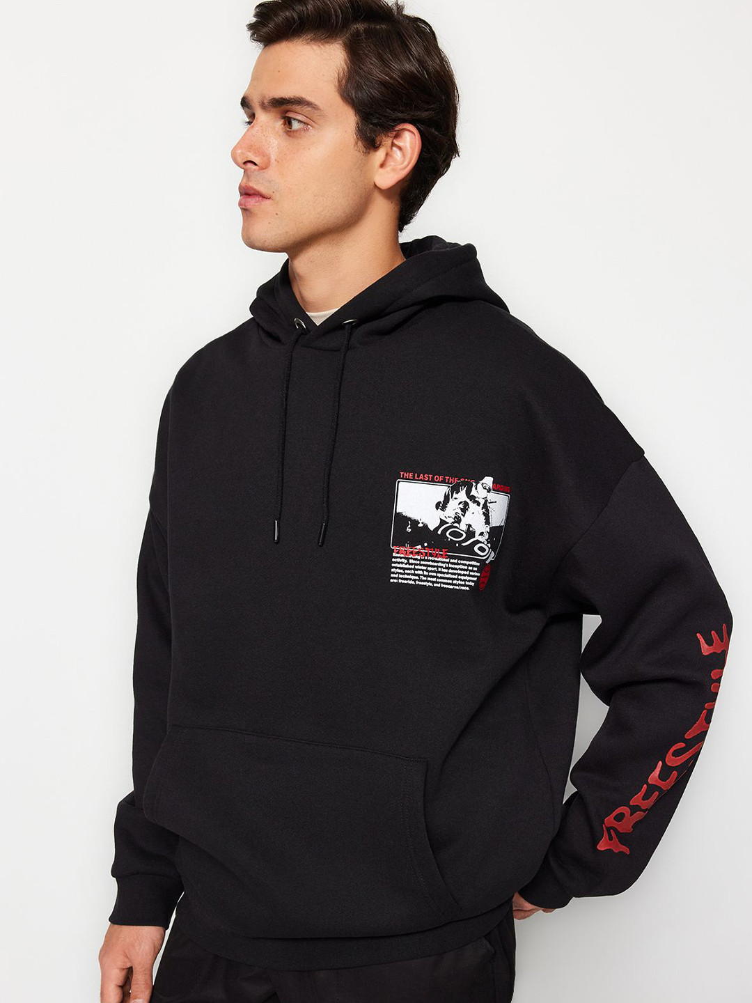 

Trendyol Men Graphic Printed Sweatshirt, Black