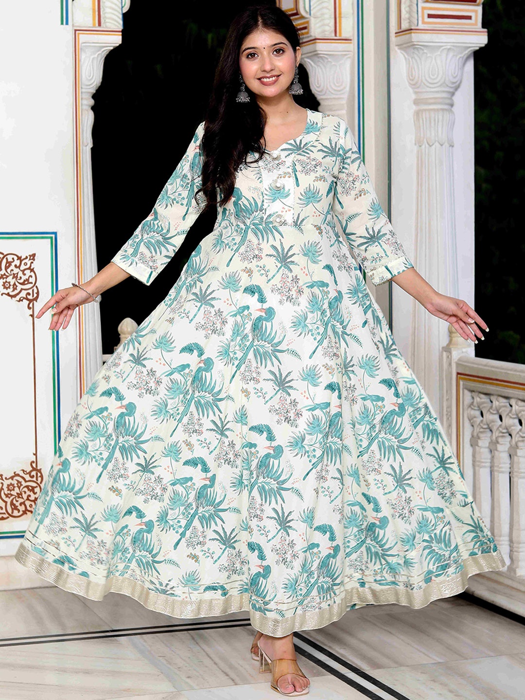 

MIRAVAN Floral Printed Sweetheart Neck Gotta Patti Cotton Anarkali Kurta, Green