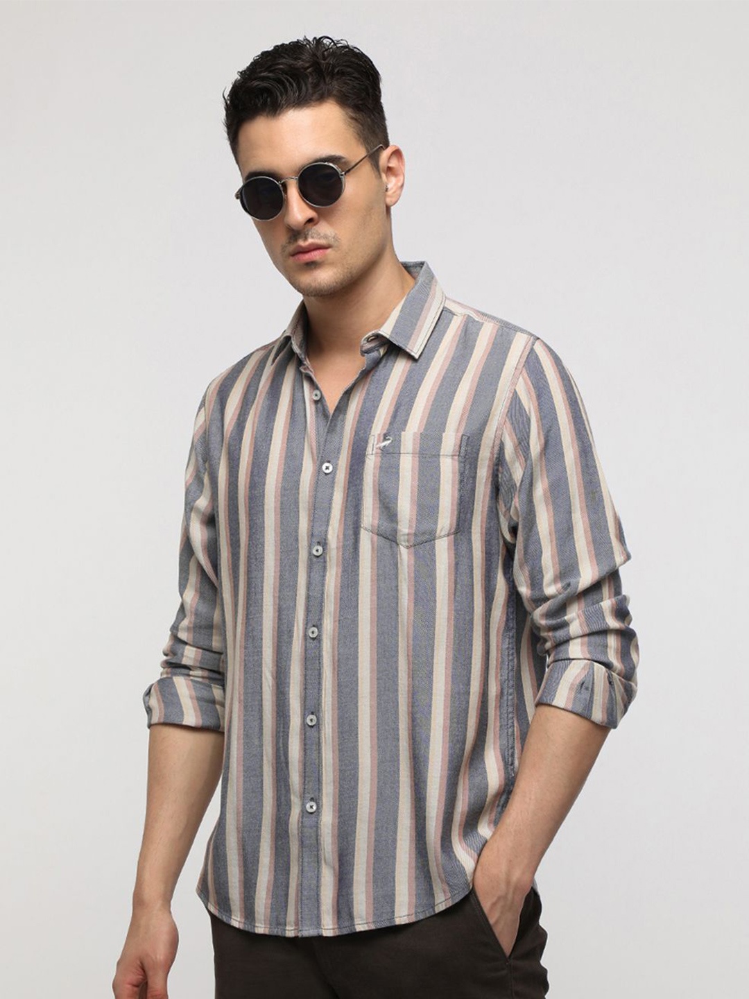 

Crocodile Men Comfort Spread Collar Striped Cotton Casual Shirt, Grey