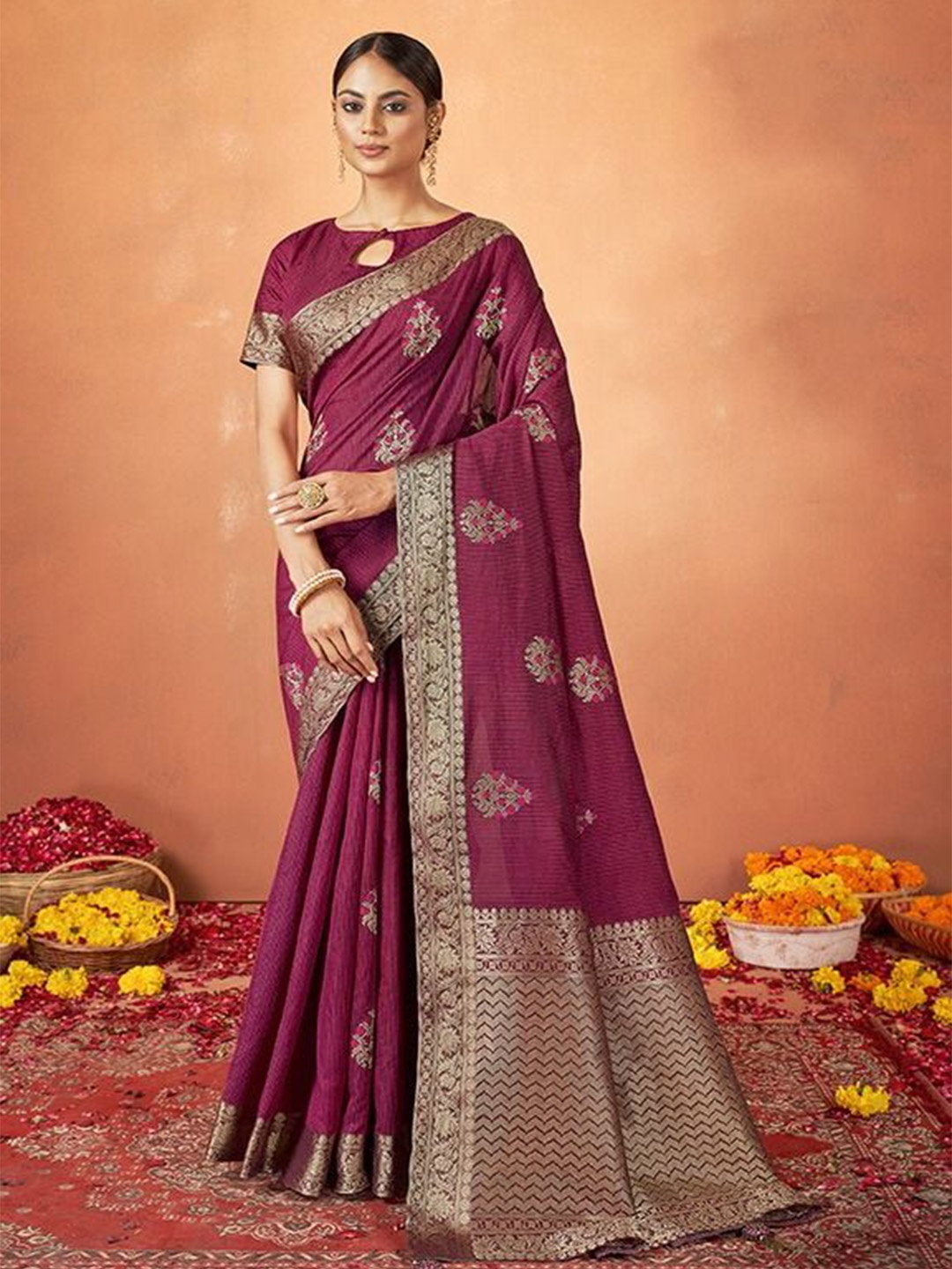 

Nimayaa Woven Design Silk Blend Saree, Maroon