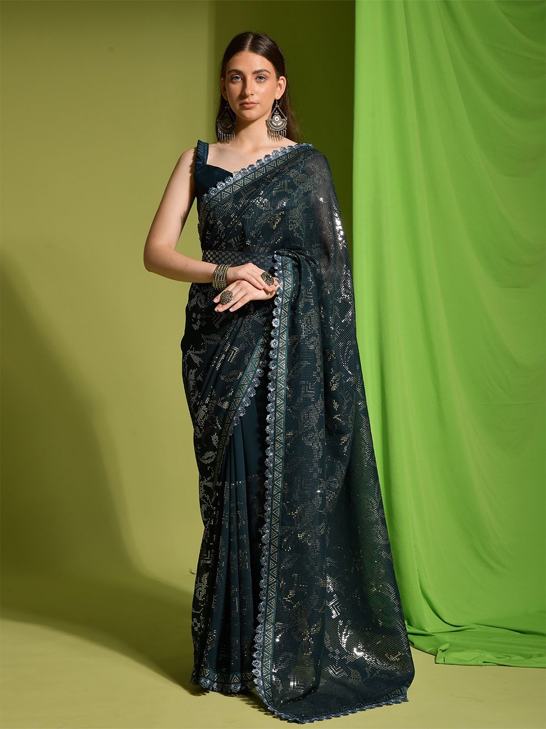 

ODETTE Ethnic Motifs Sequinned Poly Georgette Saree, Green
