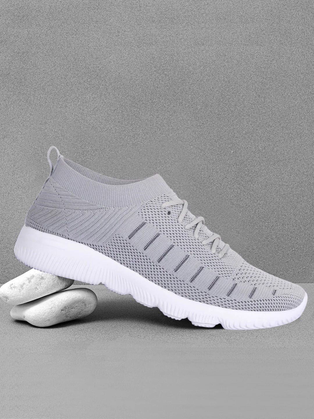 

SPRENGE Men Woven Design Sneakers, Grey