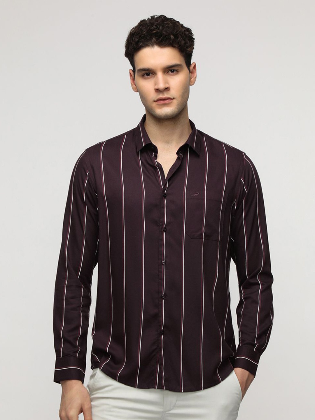 

Crocodile Comfort Fit Vertical Striped Long Sleeves Casual Shirt, Burgundy