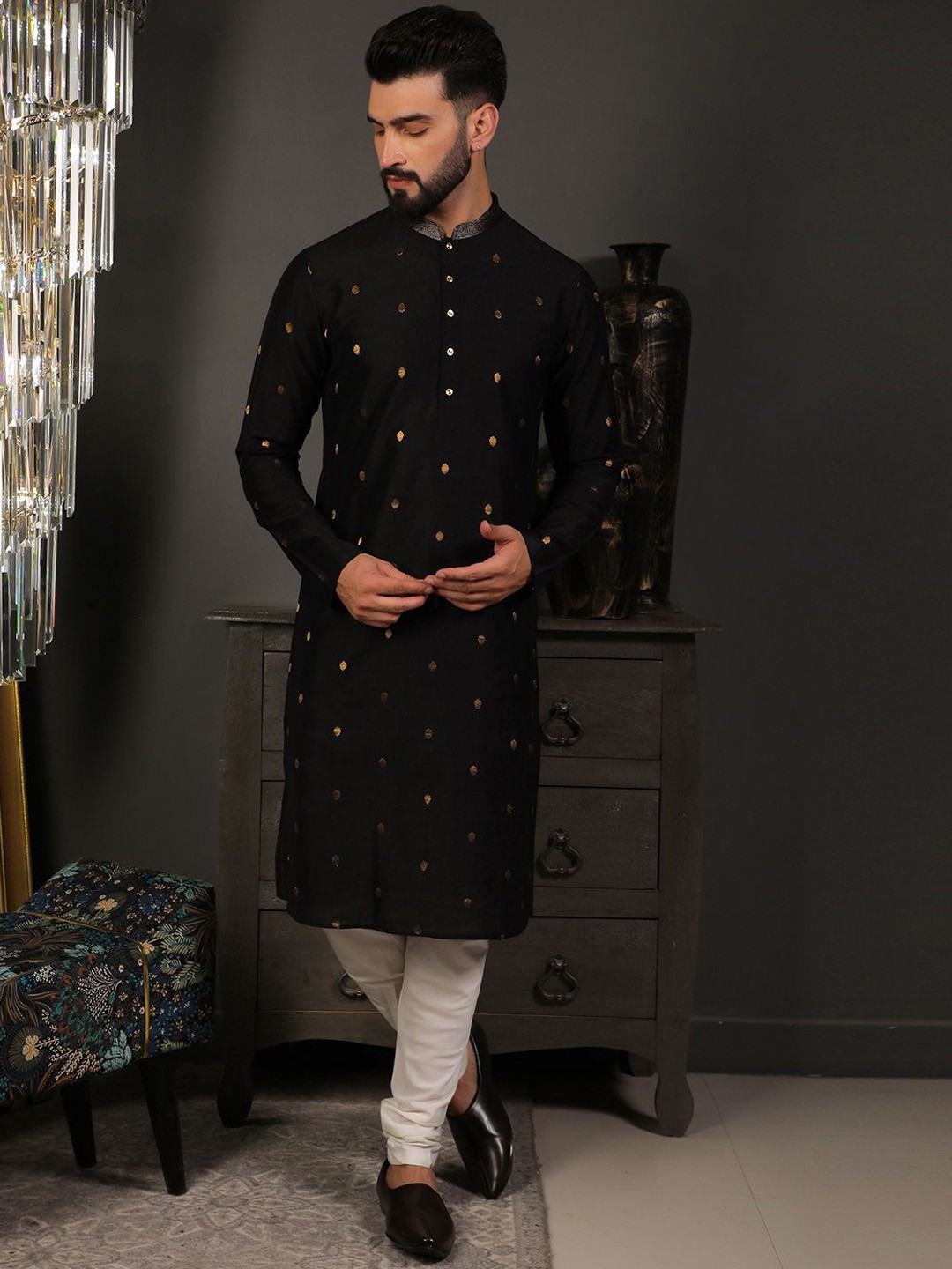 

DEYANN Floral Woven Design Zari Mandarin Collar Straight Kurta With Churidar, Black