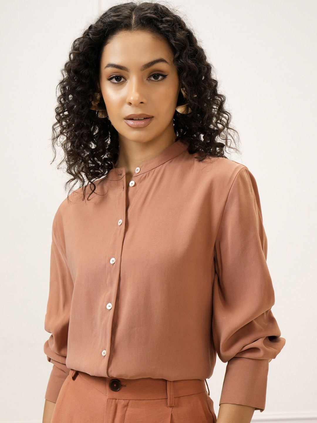 

Tokyo Talkies Women Solid Regular Fit Formal Shirt, Rose
