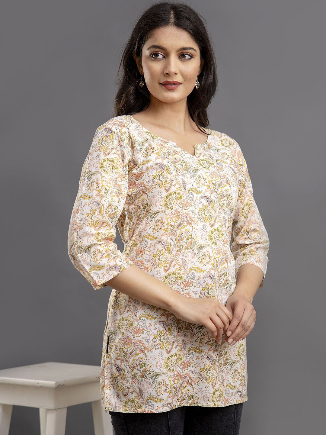 

JAYLEEN Floral Printed Straight Kurti, Beige