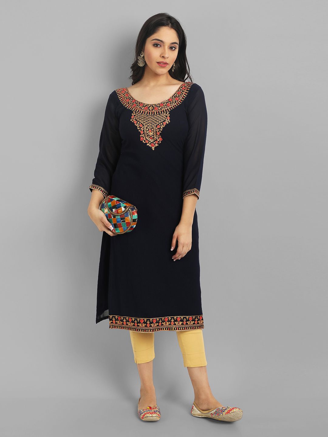 

Vastani Enterprise Embroidered Straight Kurta, Black