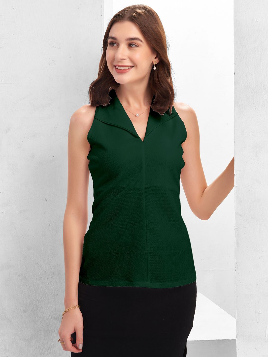 

Selvia Solid Collar Top, Green