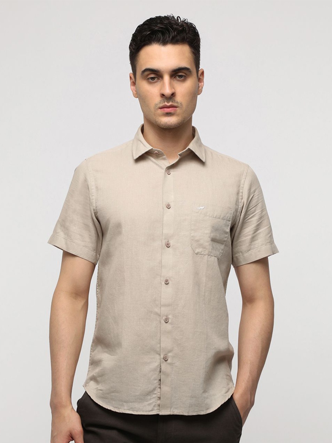 

Crocodile Men Comfort Spread Collar Solid Cotton Casual Shirt, Beige