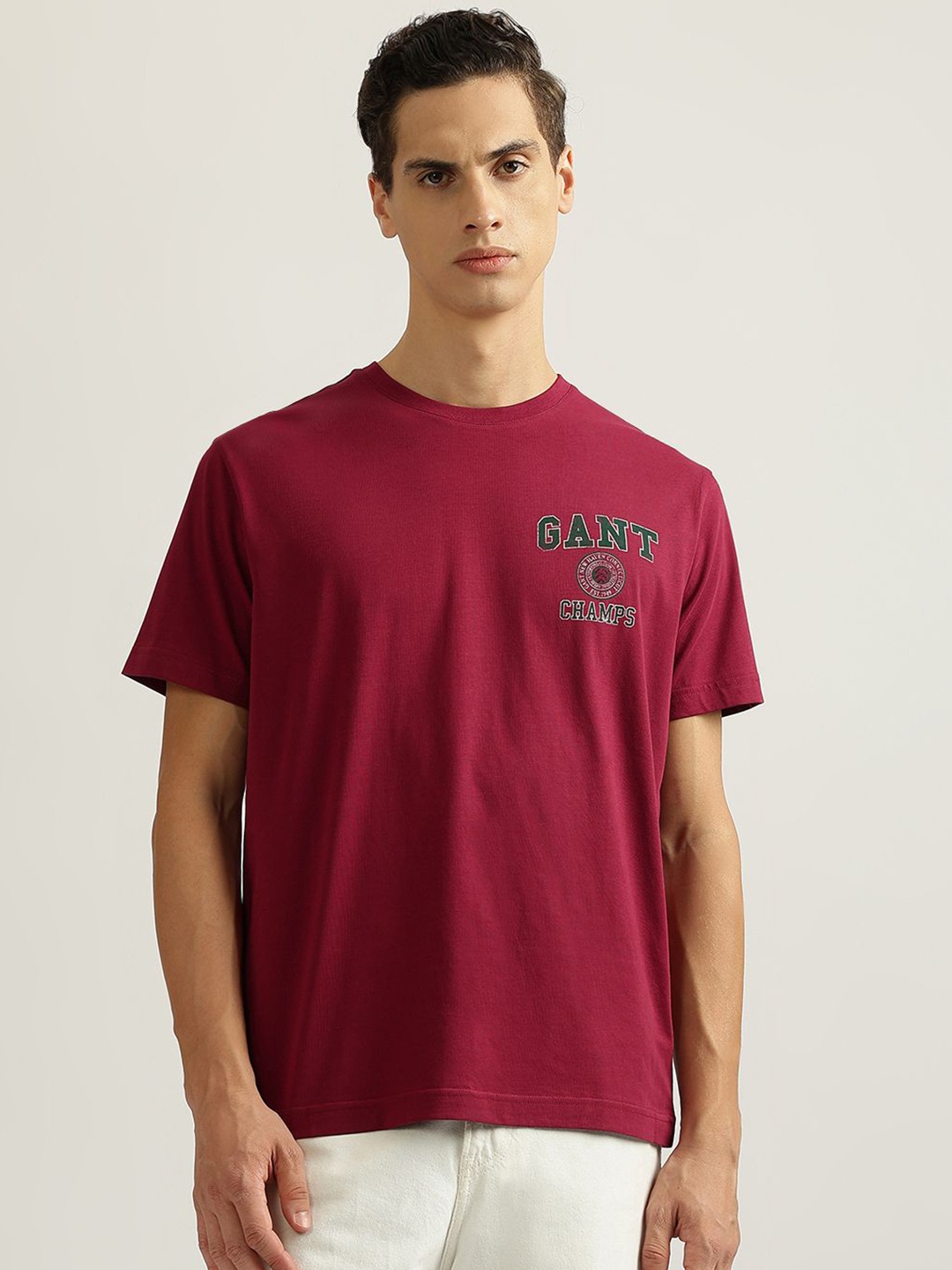 

GANT Men Solid Round Neck Cotton T-Shirt, Red