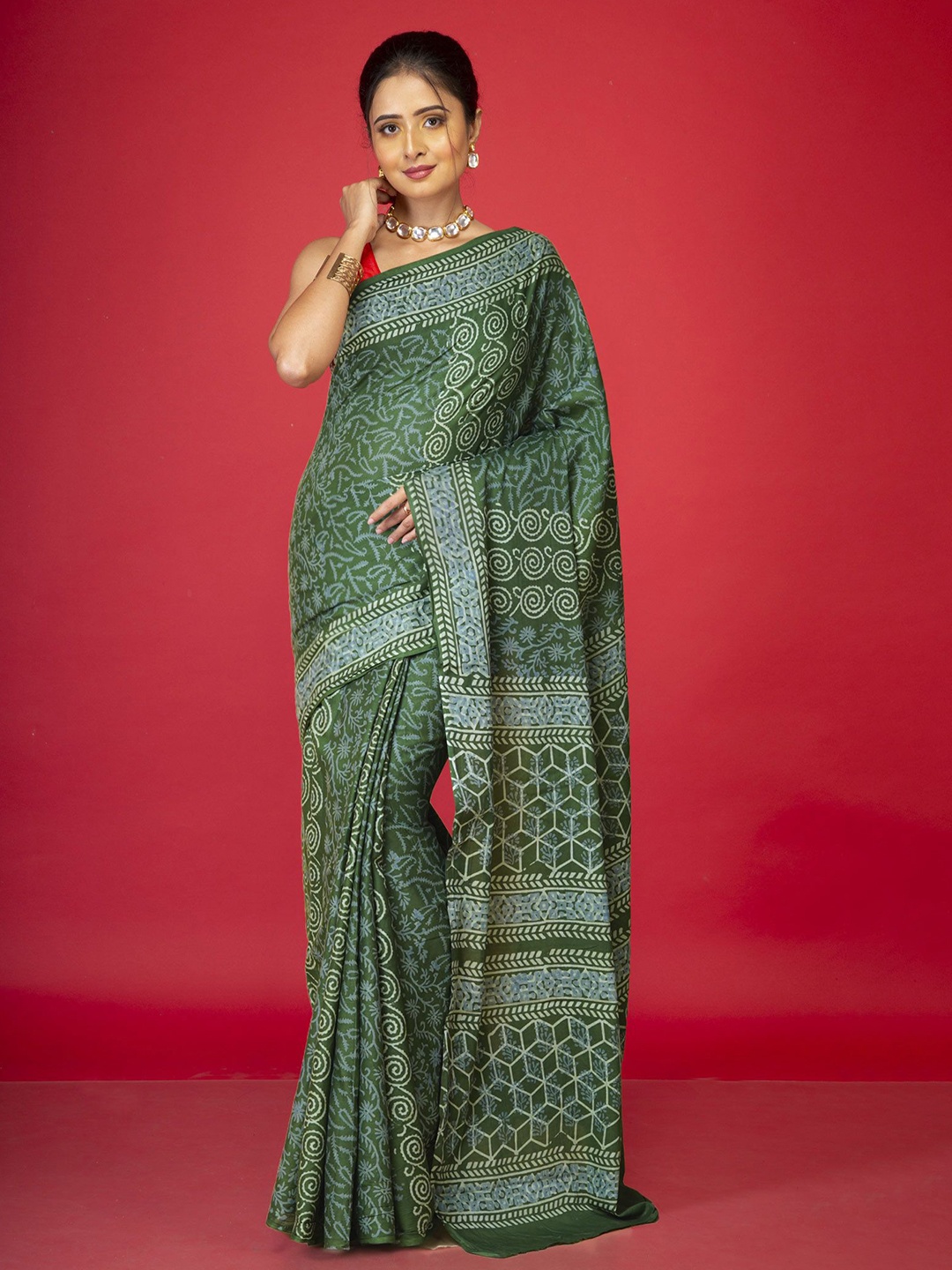 

Unnati Silks Women Geometric Printed Pure Cotton Saree, Green