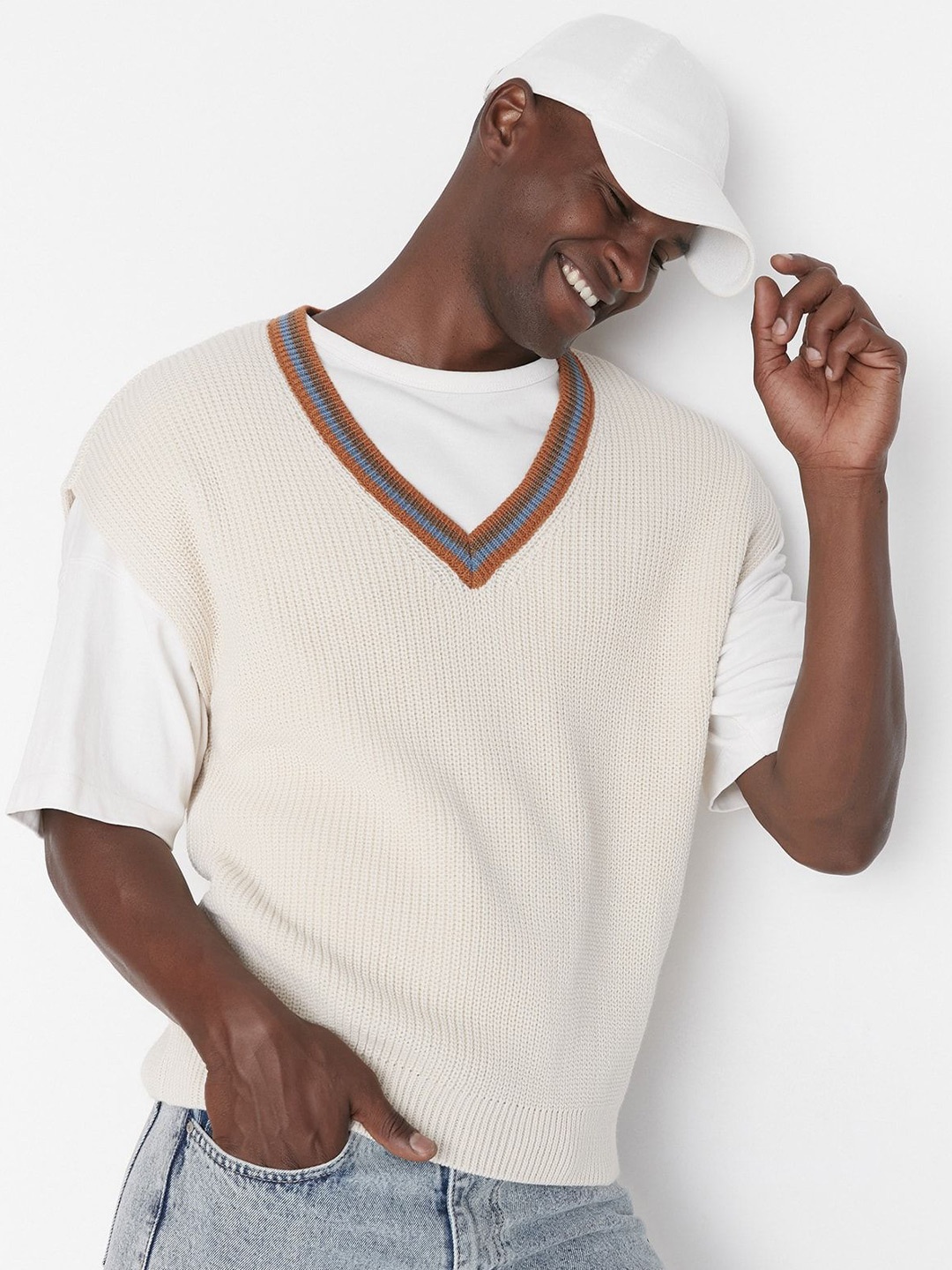 

Trendyol Men Sweater Vest, Off white
