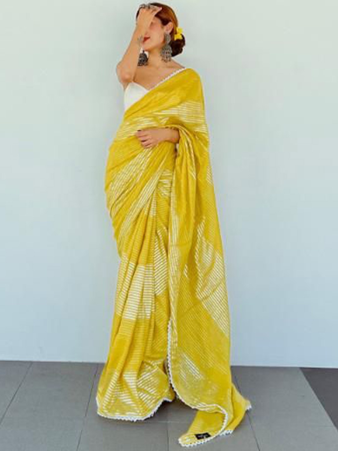 

Humdum Striped Pure Cotton Saree With Zari, Yellow