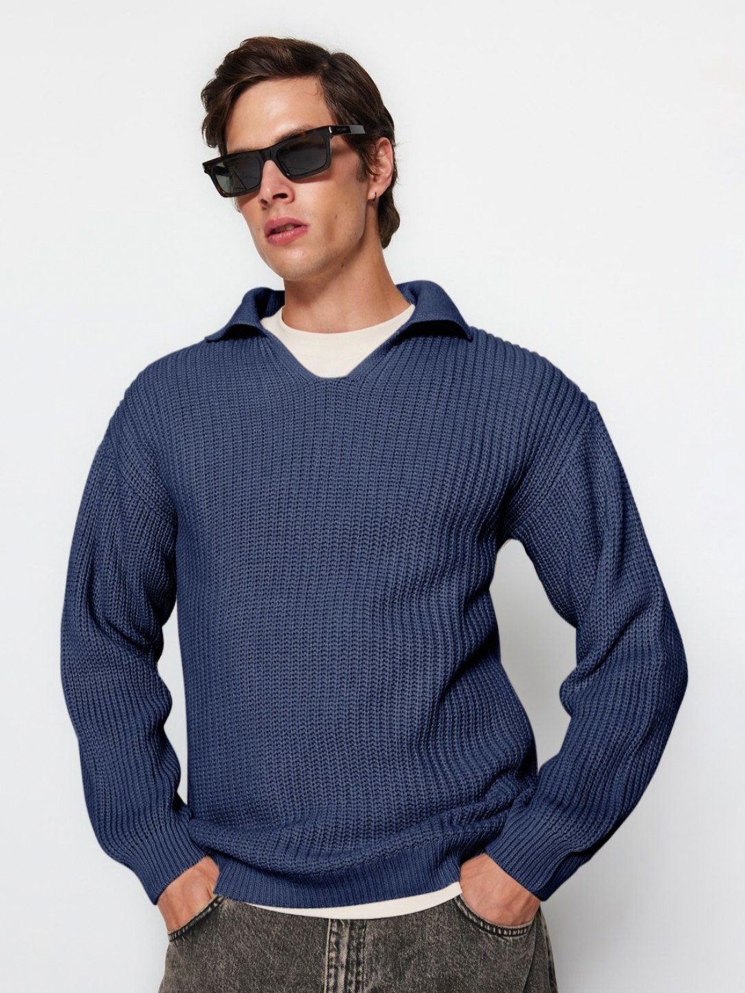 

Trendyol Men Self Design Polo Collar Acrylic T-Shirt, Navy blue