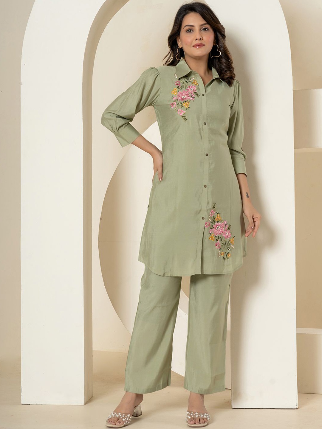 

Yufta Embroidered Shirt With Trousers, Olive