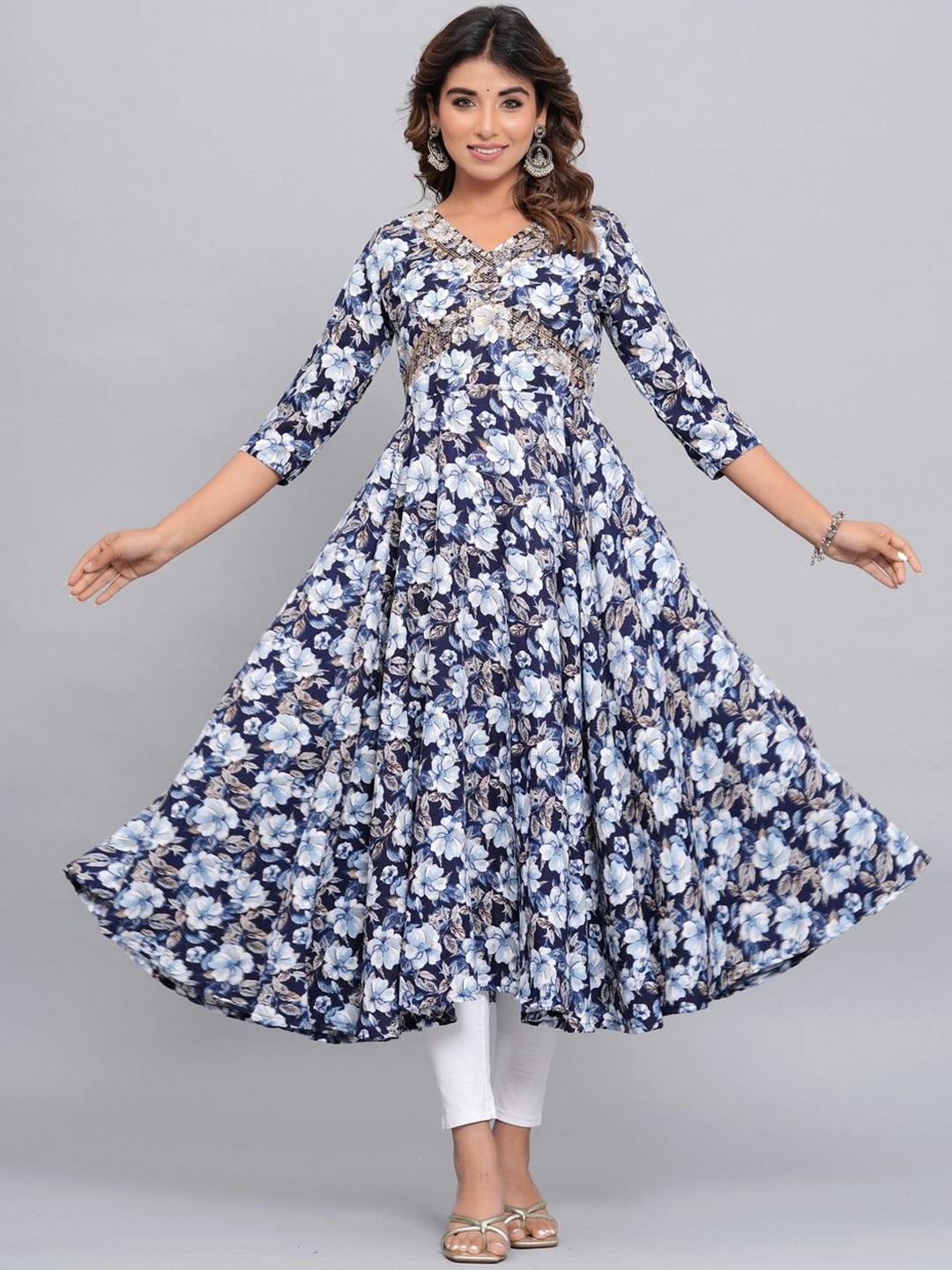 

Amar Palace Chikan Hazratganj Floral Printed V-Neck Empire Anarkali Kurta, Blue