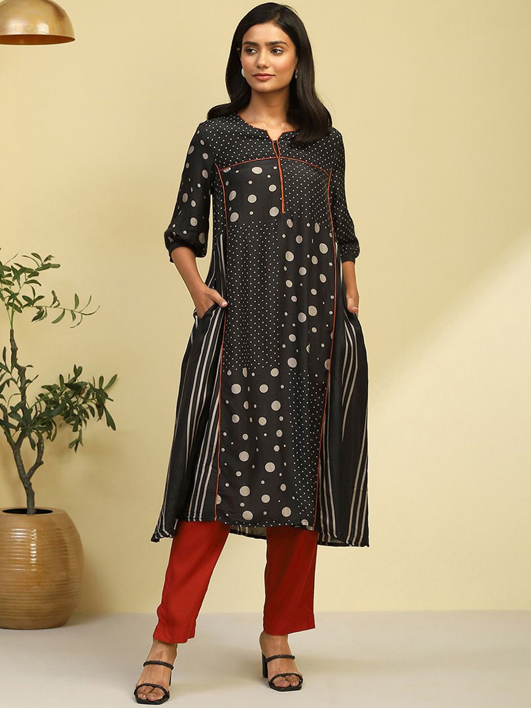 

Biba Geometric Printed Notch Neck A-Line Kurta, Black