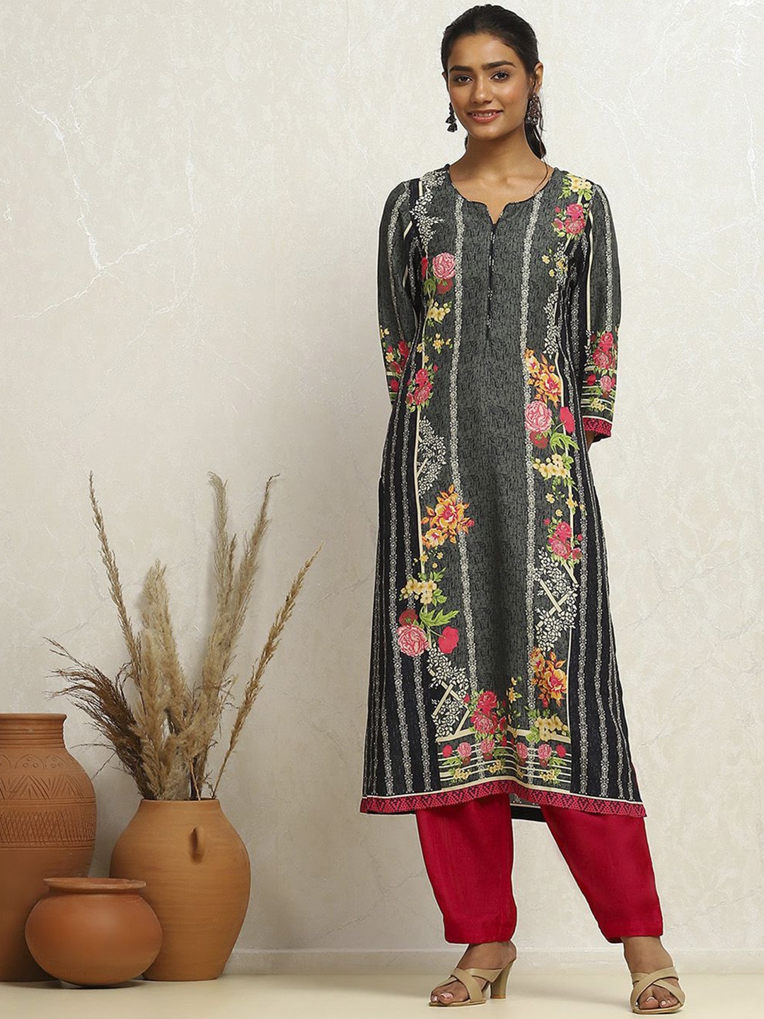 

Biba Floral Printed Straight Kurta, Black