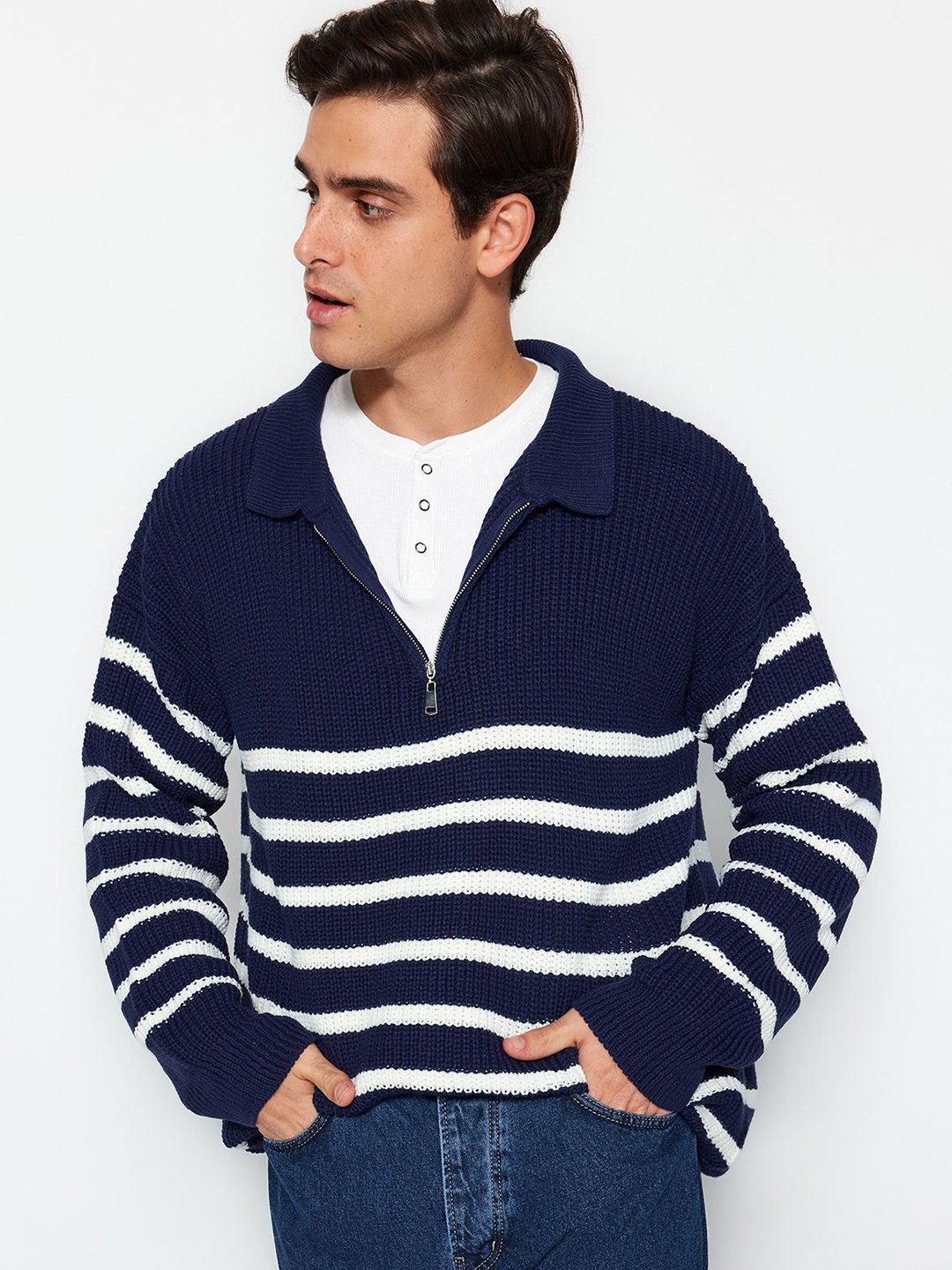 

Trendyol Men Striped Shirt Collar Sweatshirt, Navy blue