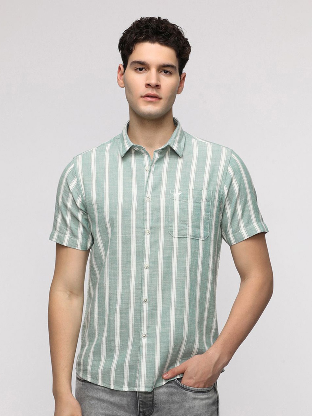 

Crocodile Men Comfort Spread Collar Striped Cotton Casual Shirt, Green