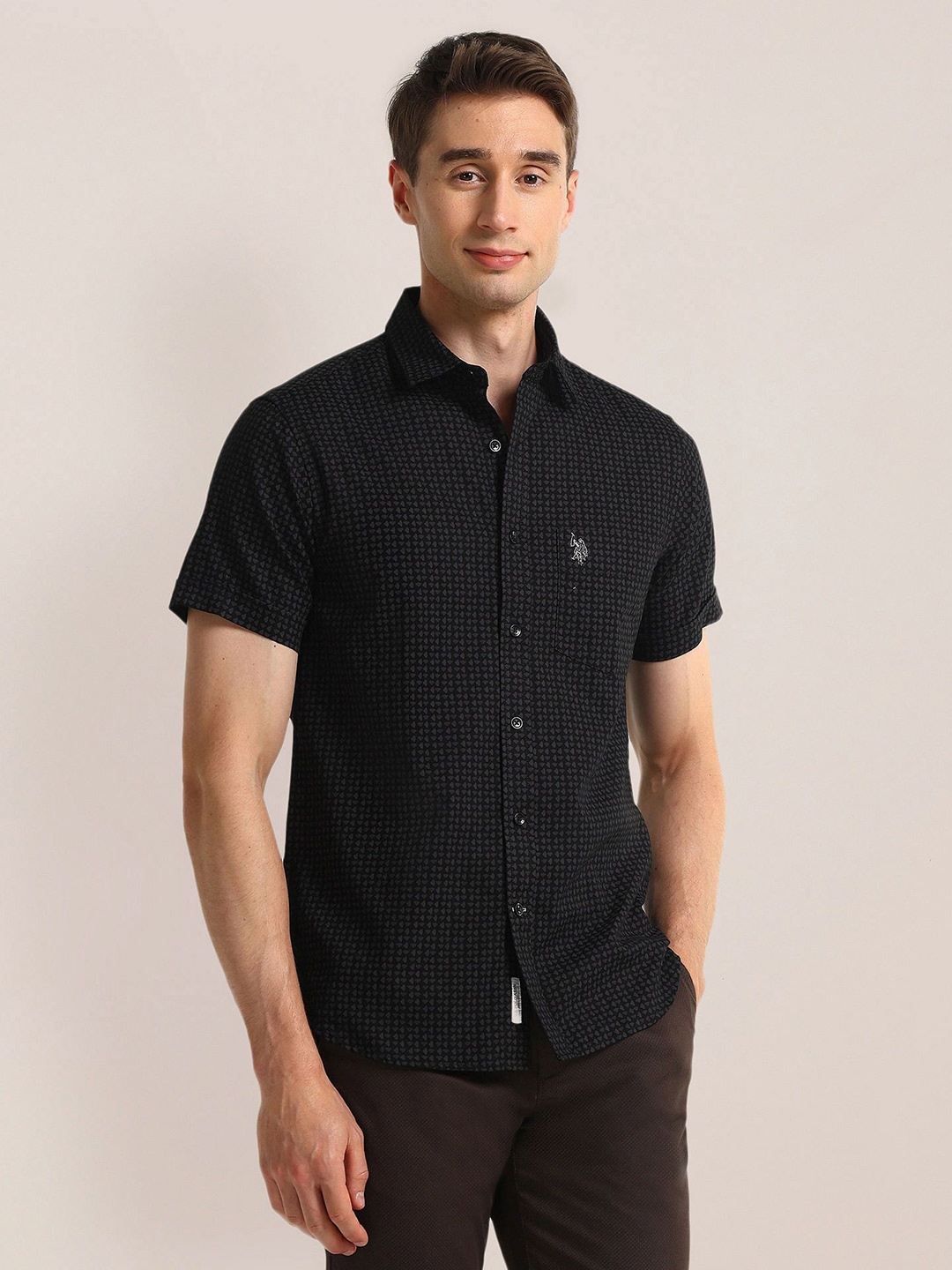 

U.S. Polo Assn. Men Modern Spread Collar Micro Ditsy Printed Cotton Slim Fit Casual Shirt, Black