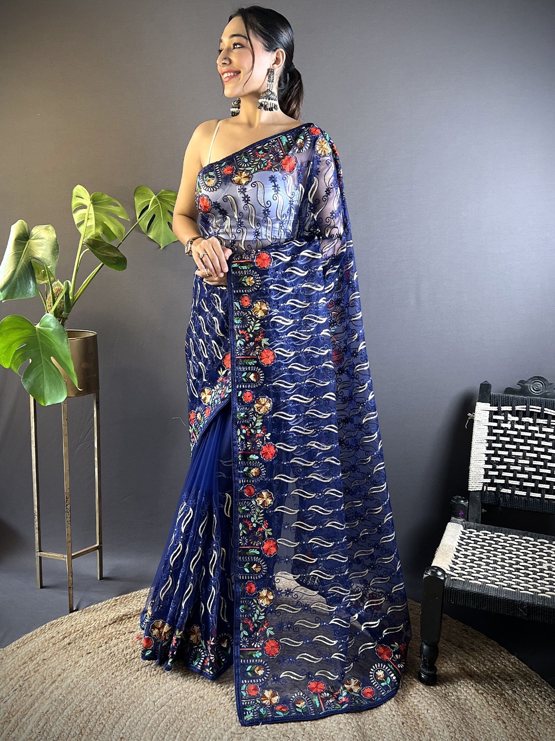 

Munir Floral Embroidered designer Saree, Blue