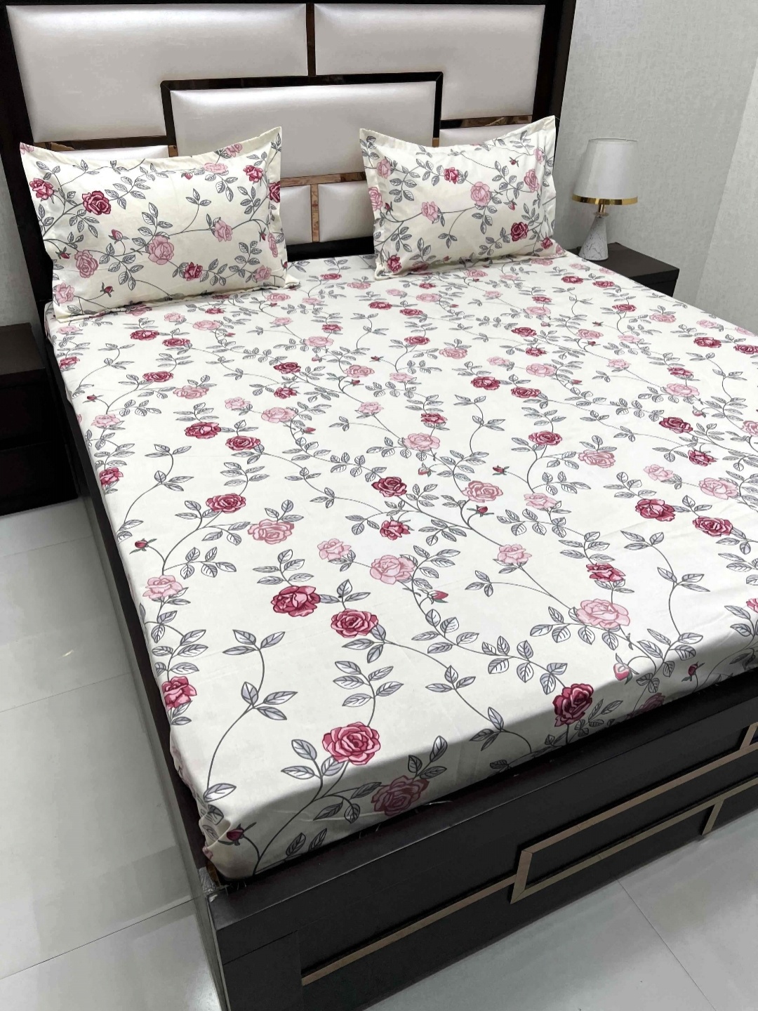 

Pure Decor Queen Size Double Bed Bedsheet With 2 Pillow Covers 90in X 100in,228cm X 254cms, White