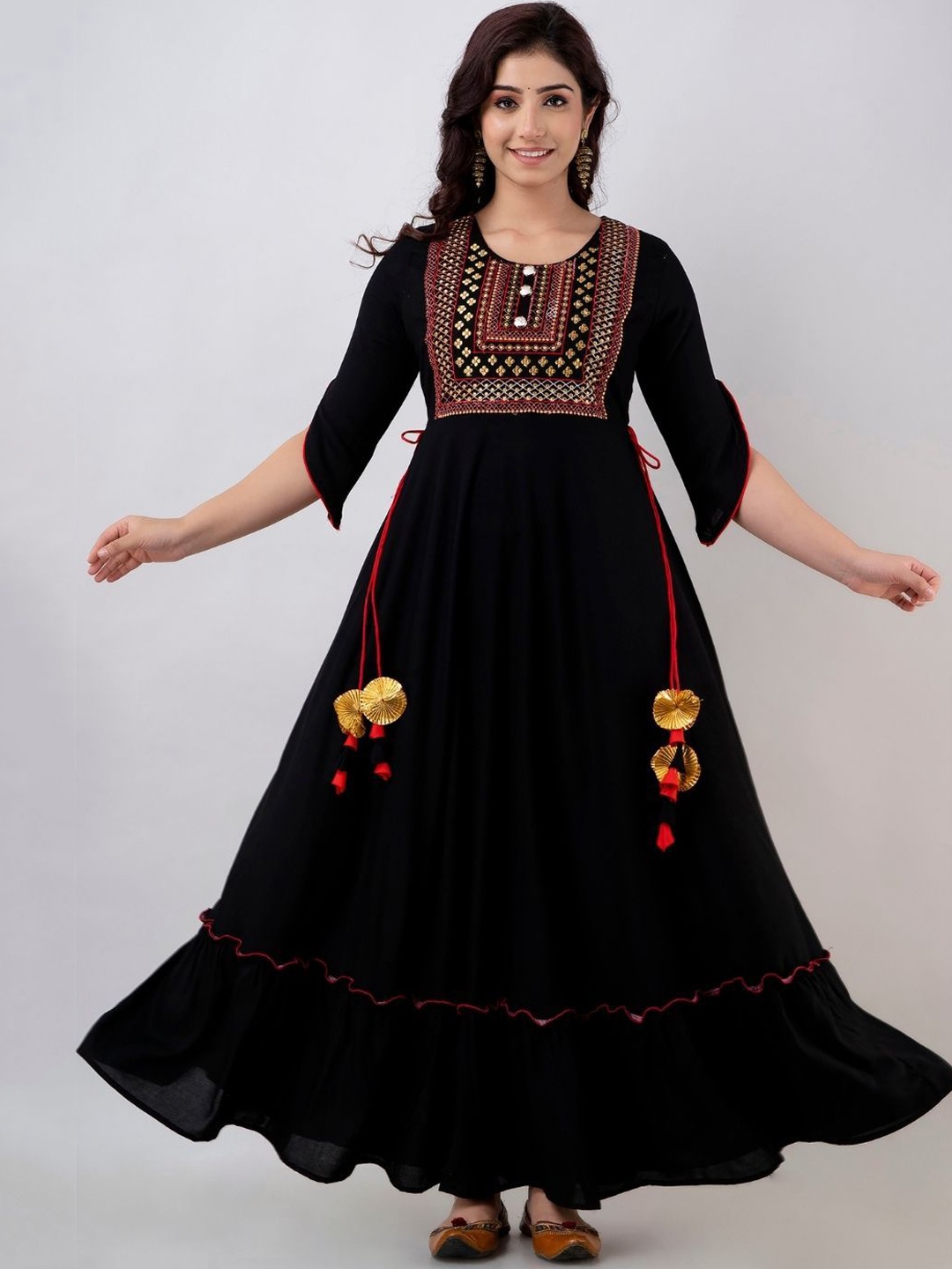 

Jaipurite Floral Embroidered Thread Work Tiered Anarkali Kurta, Black