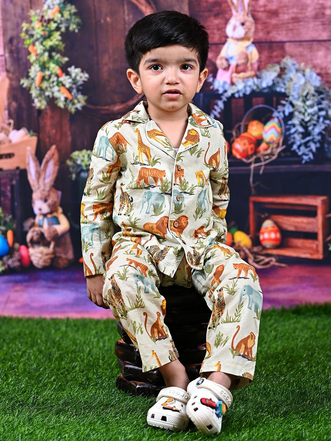 

MOOBA Boys Printed Night suit, Beige