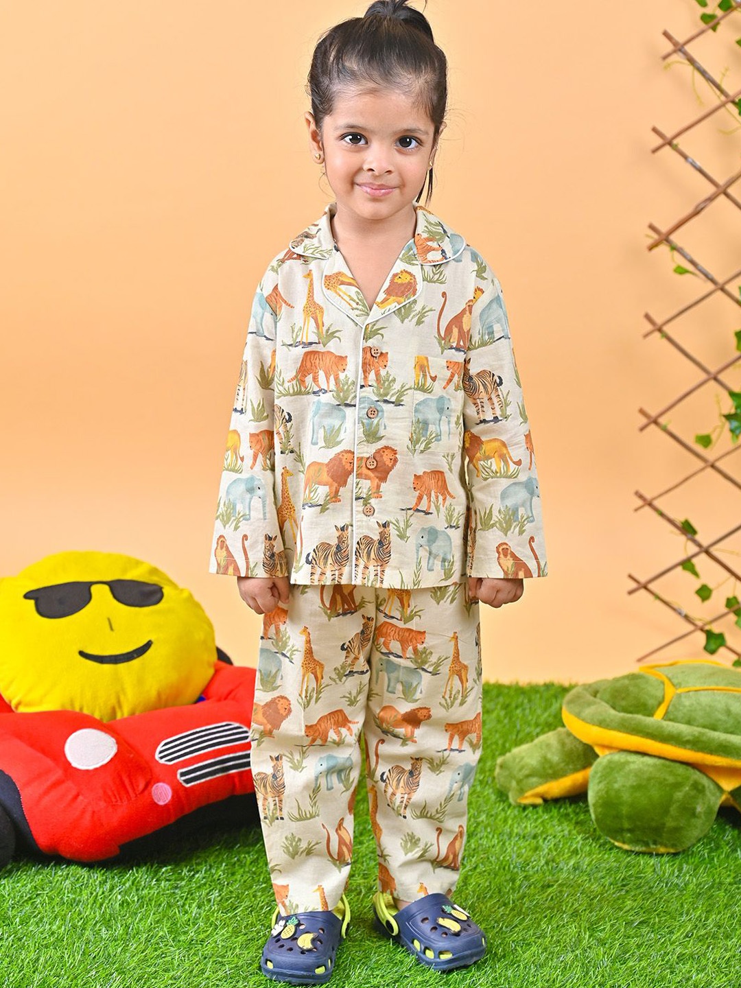 

MOOBA Girls Printed Night suit, Beige