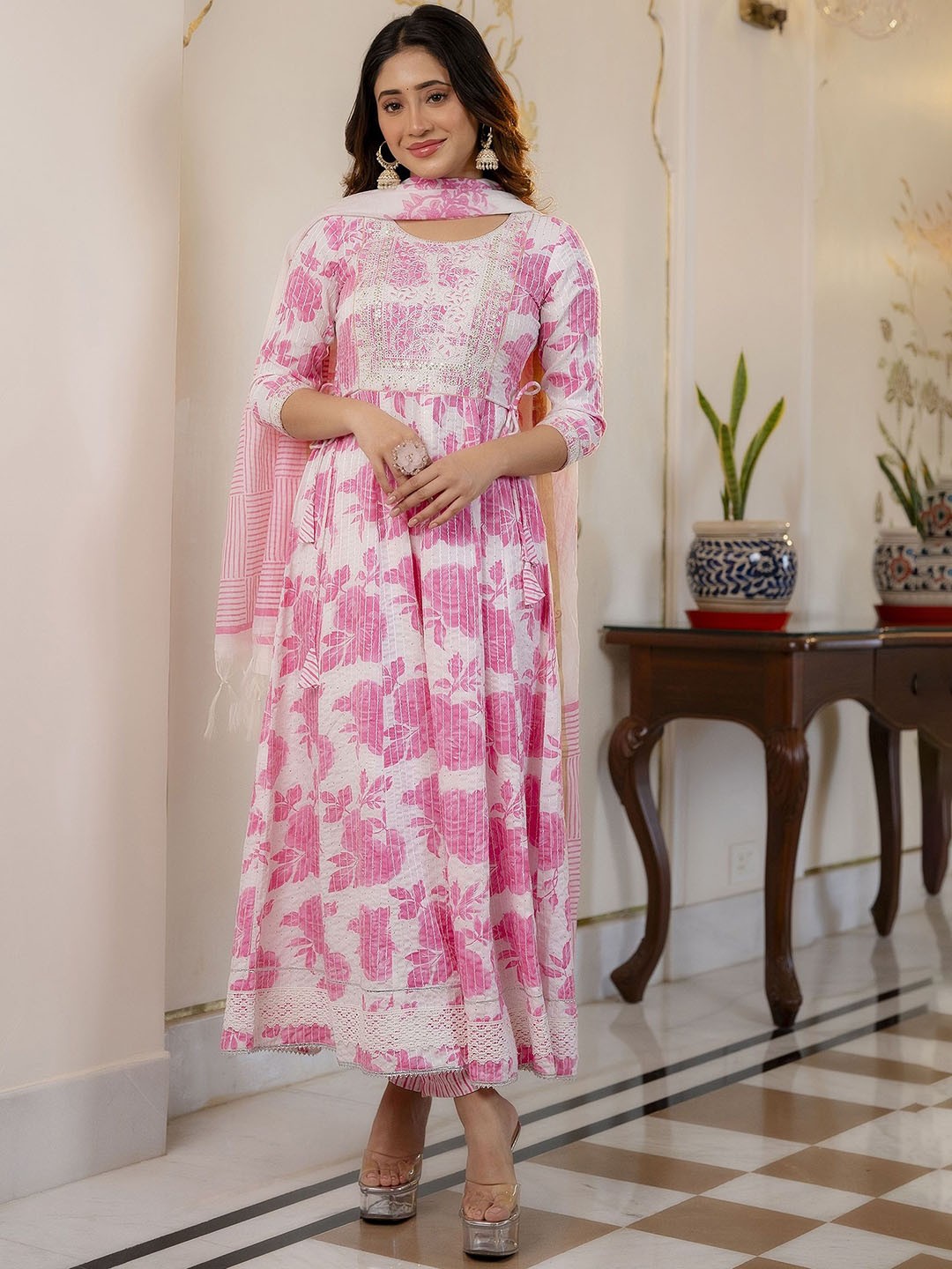 

KLOSIA Floral Printed Thread Work Anarkali Kurta with Trousers & Dupatta, Pink