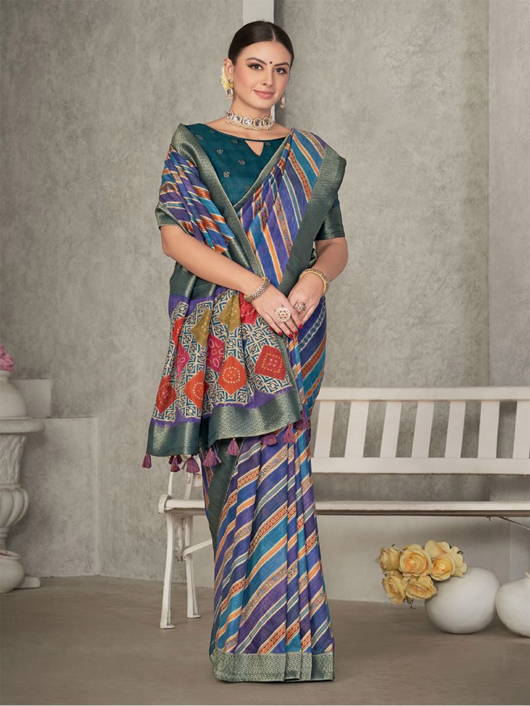 

Nimayaa Leheriya Woven Design Zari Tussar Saree, Blue
