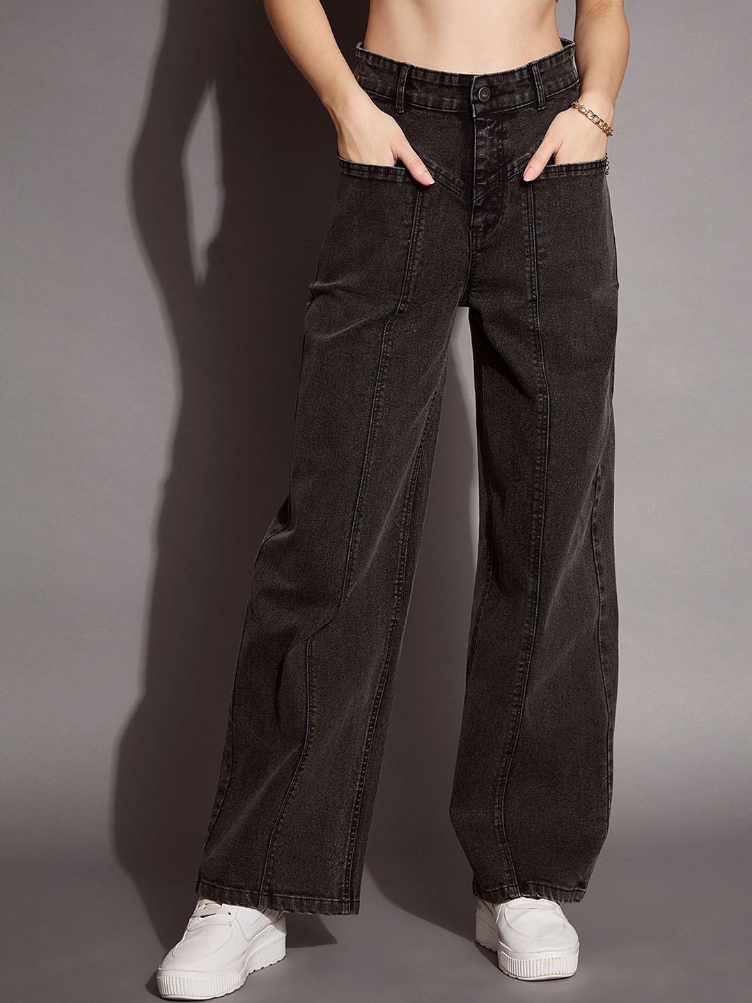 

SASSAFRAS BASICS Women Comfort Straight Fit High-Rise Low Distress Stretchable Jeans, Black