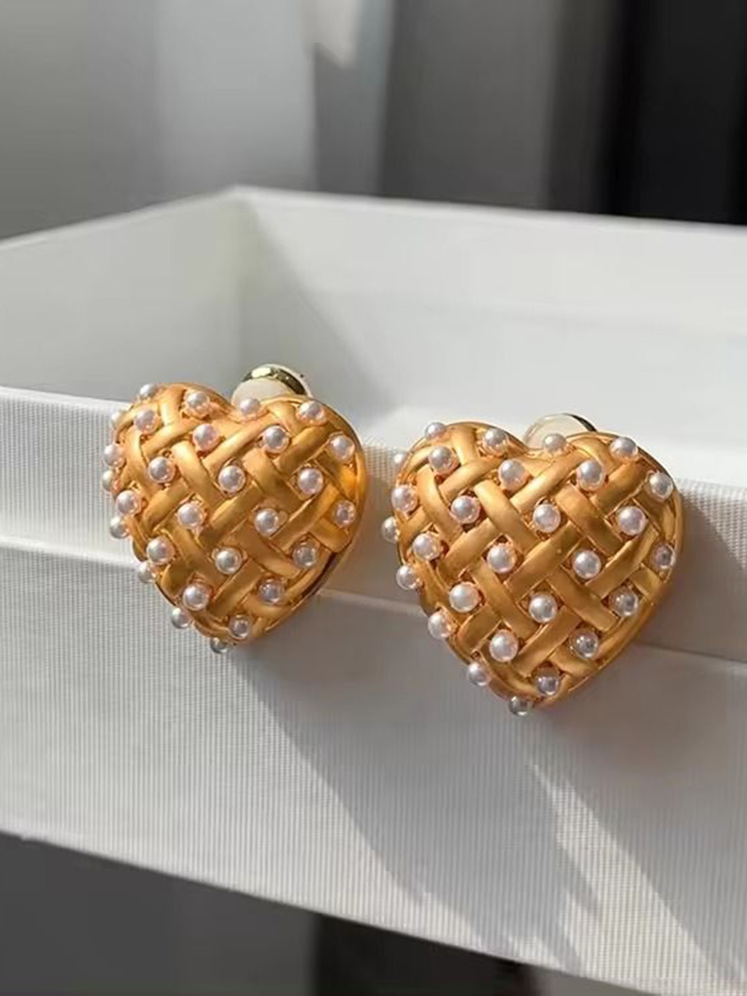 

MEENAZ Gold-Plated Heart Shaped Pearls Beaded Chunky Studded Earrings