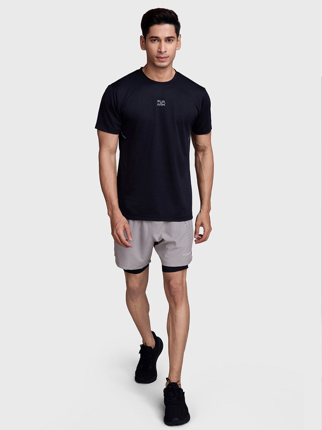 

FUAARK Men Moisture Wicking Solid Round Neck T-Shirt, Black