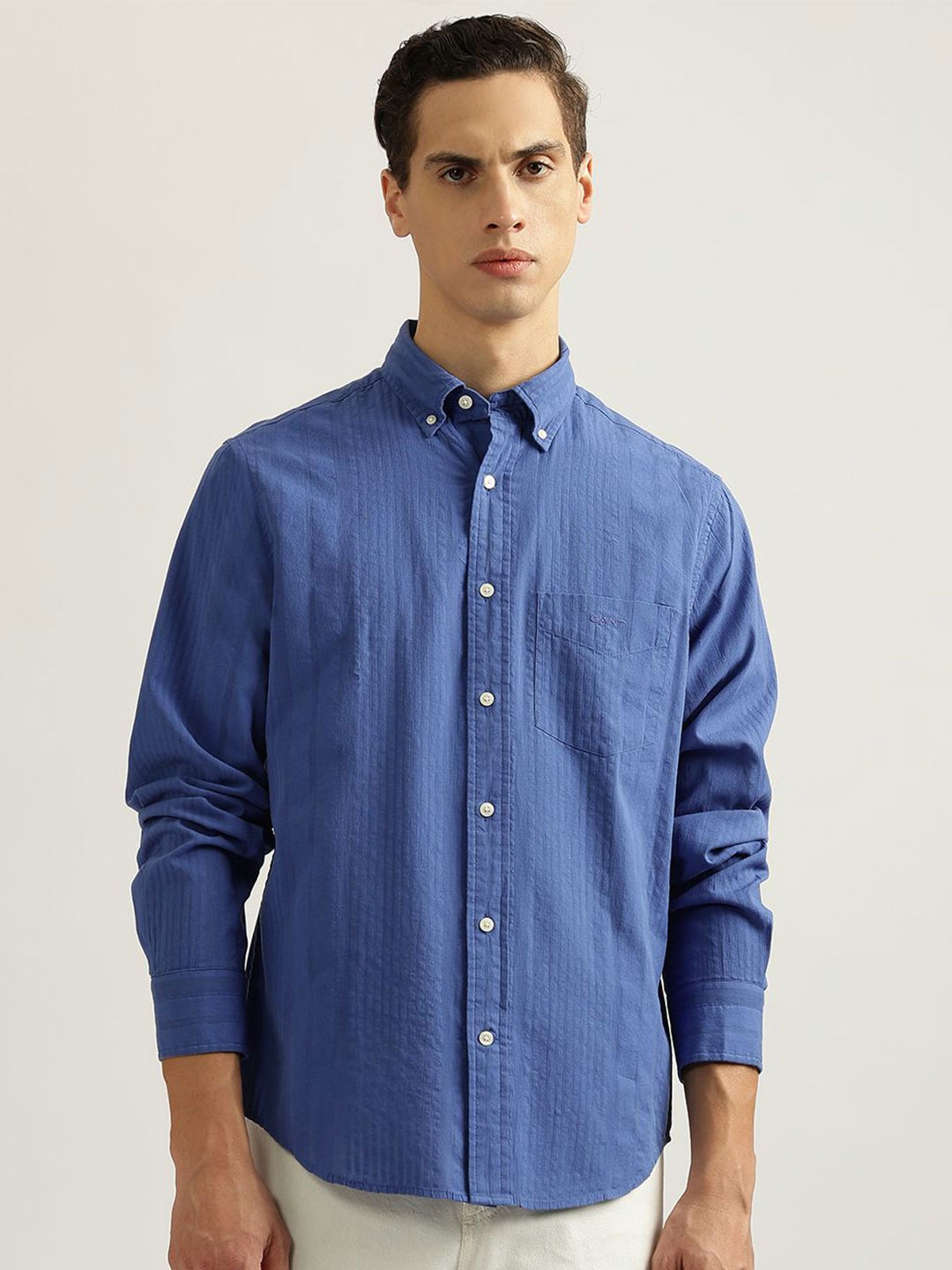 

GANT Men Button-Down Collar Solid Cotton Casual Shirt, Blue