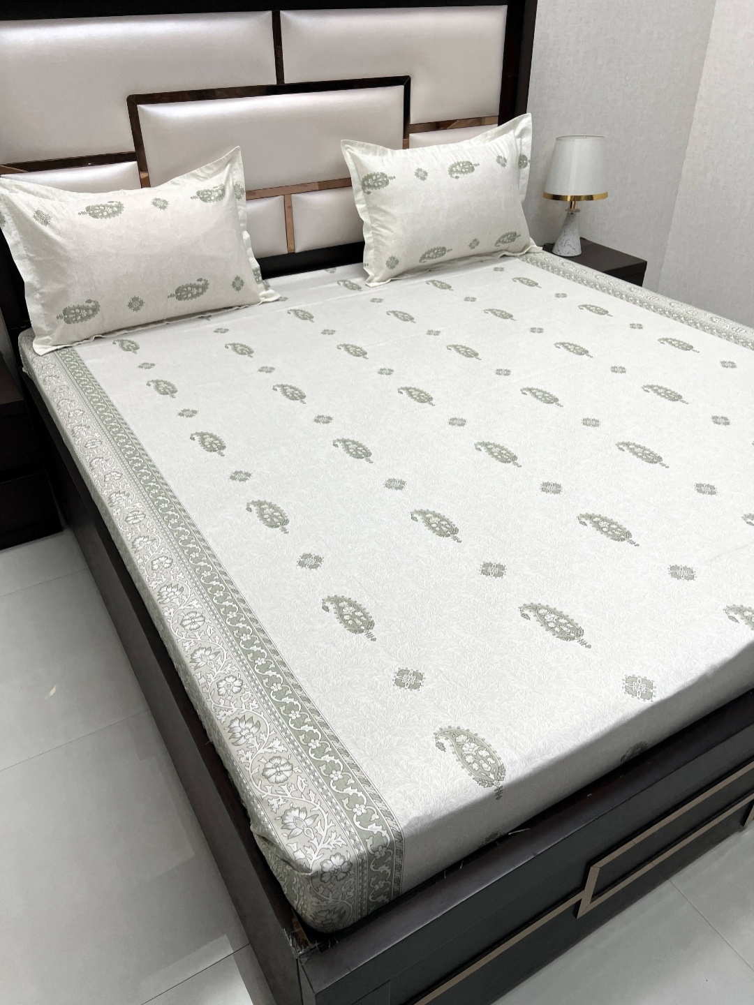 

Pure Decor Olive Ethnic Motifs 400 TC Pure Cotton Queen Bedsheet with 2 Pillow Covers
