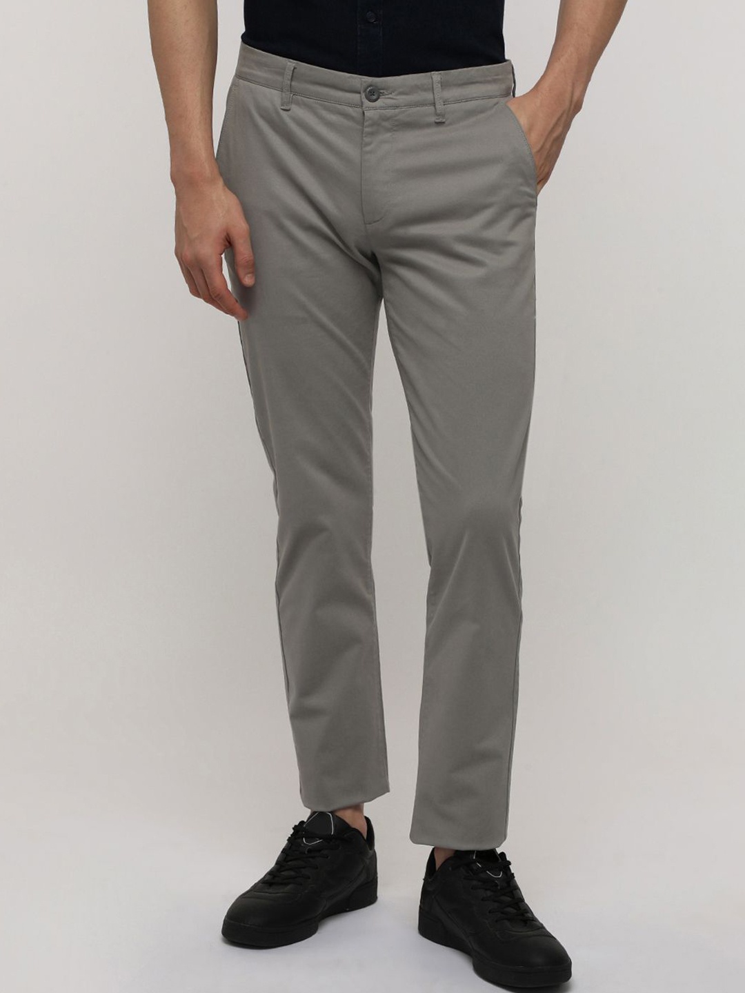 

Crocodile Sport Men Slim Fit Mid-Rise Easy Wash Trousers, Grey