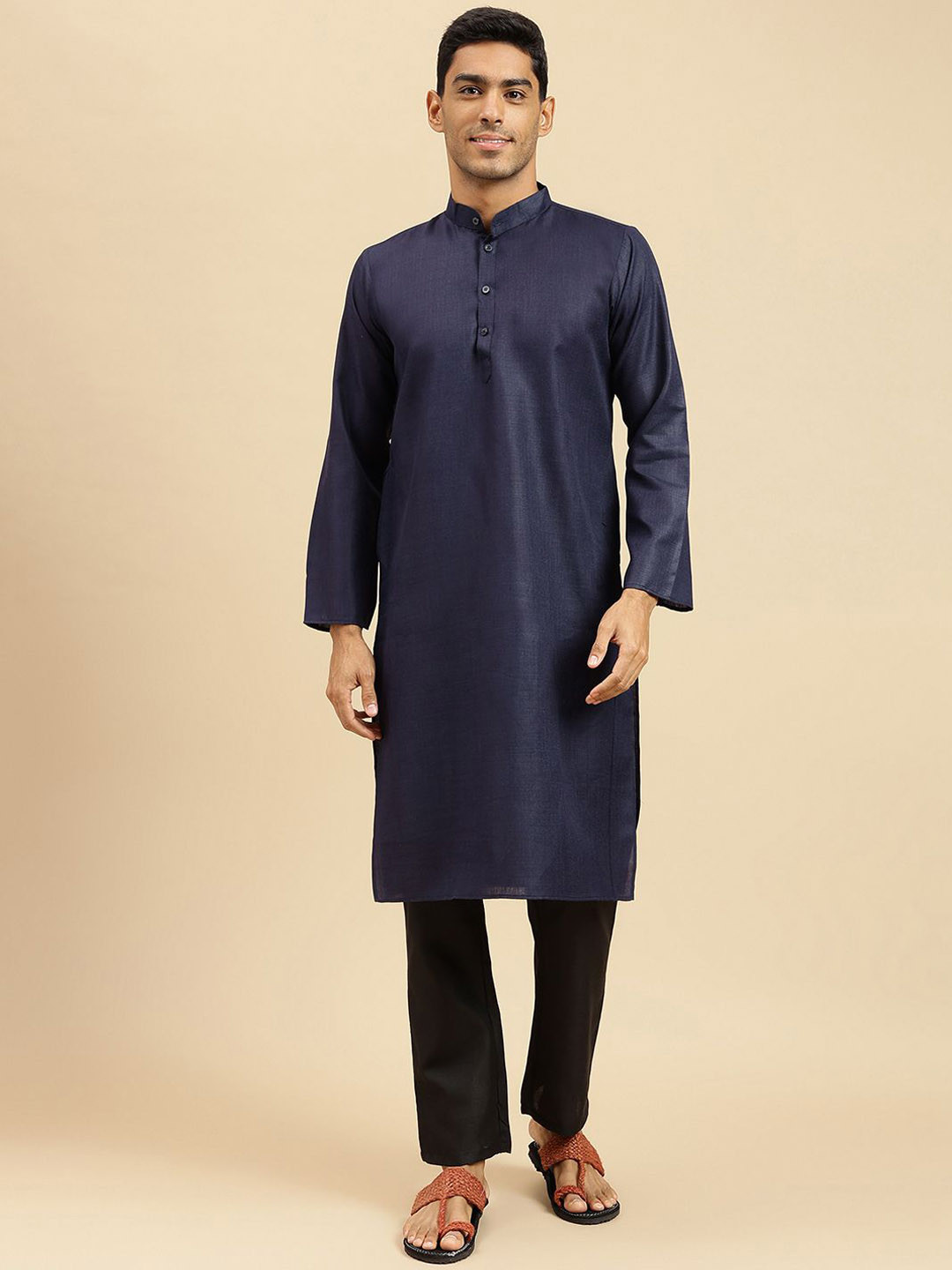 

Sangria Mandarin Collar Straight Kurta, Navy blue