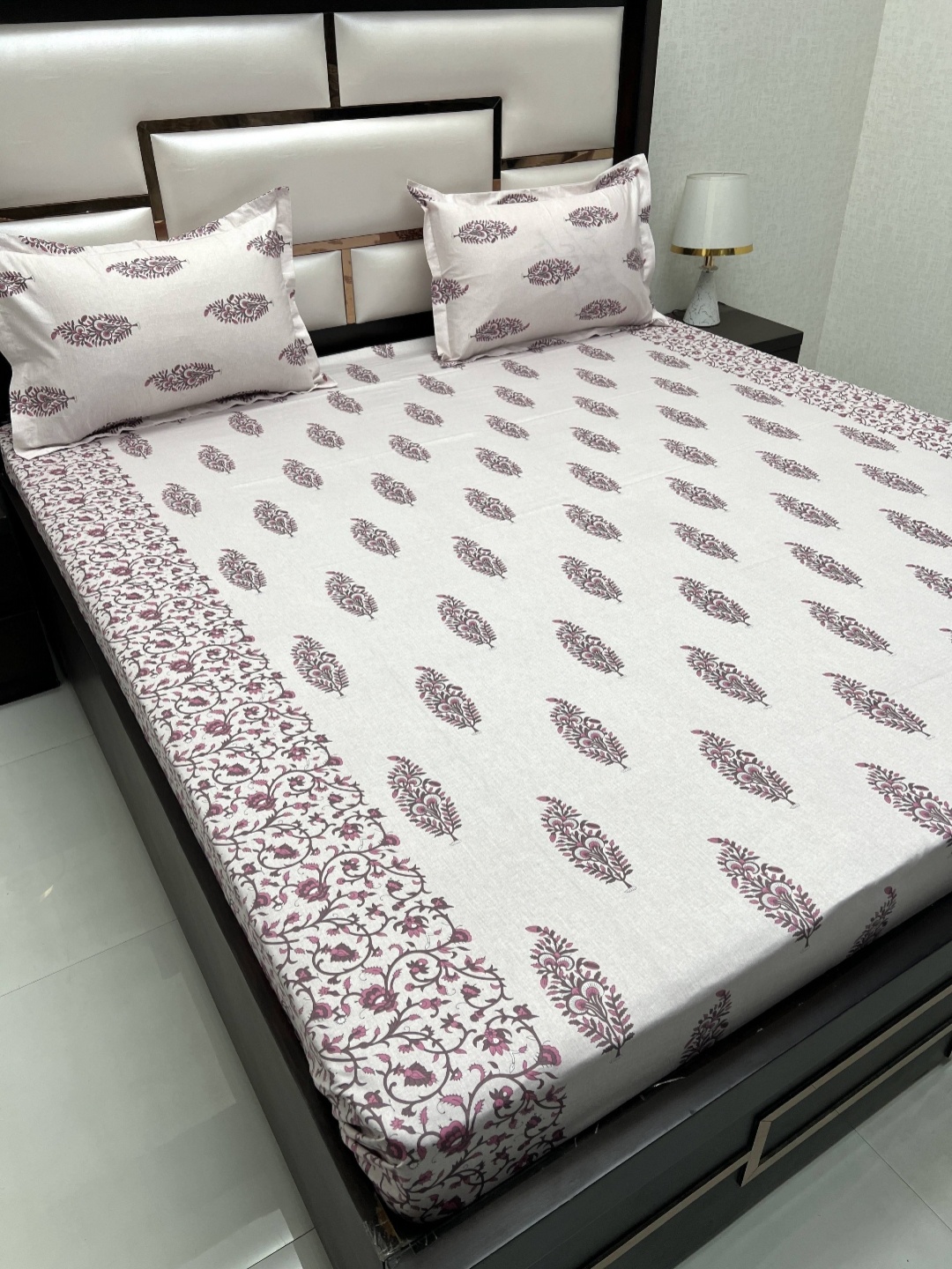 

Pure Decor Off White Ethnic Motifs 400 TC Pure Cotton Queen Bedsheet with 2 Pillow Covers