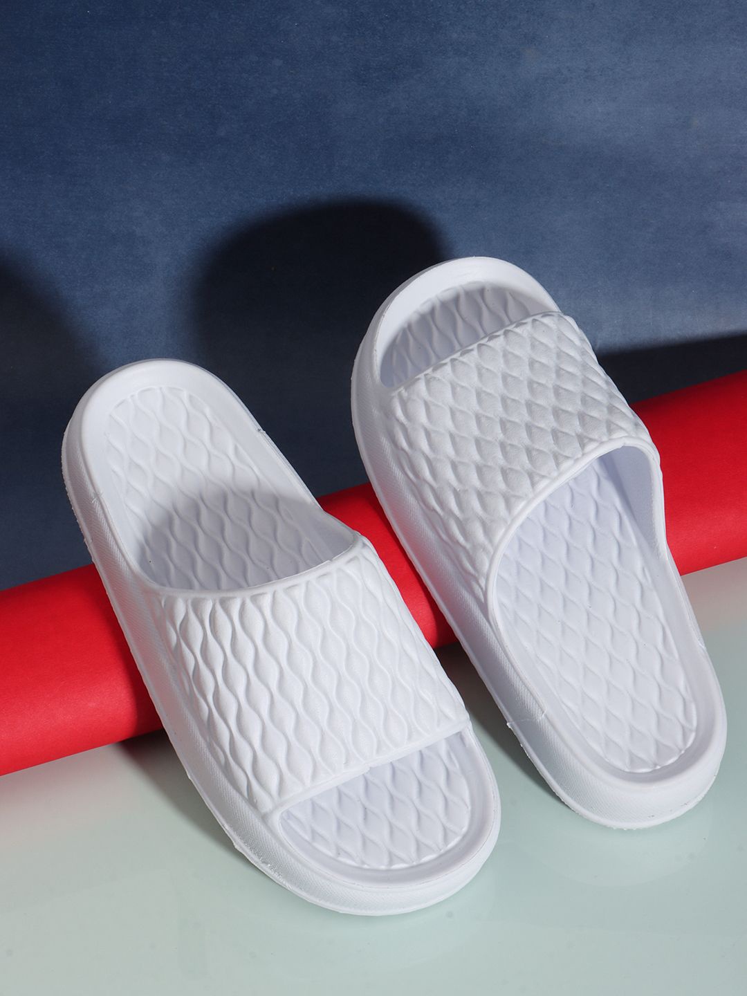 

Mast & Harbour Women Self Design Sliders, White
