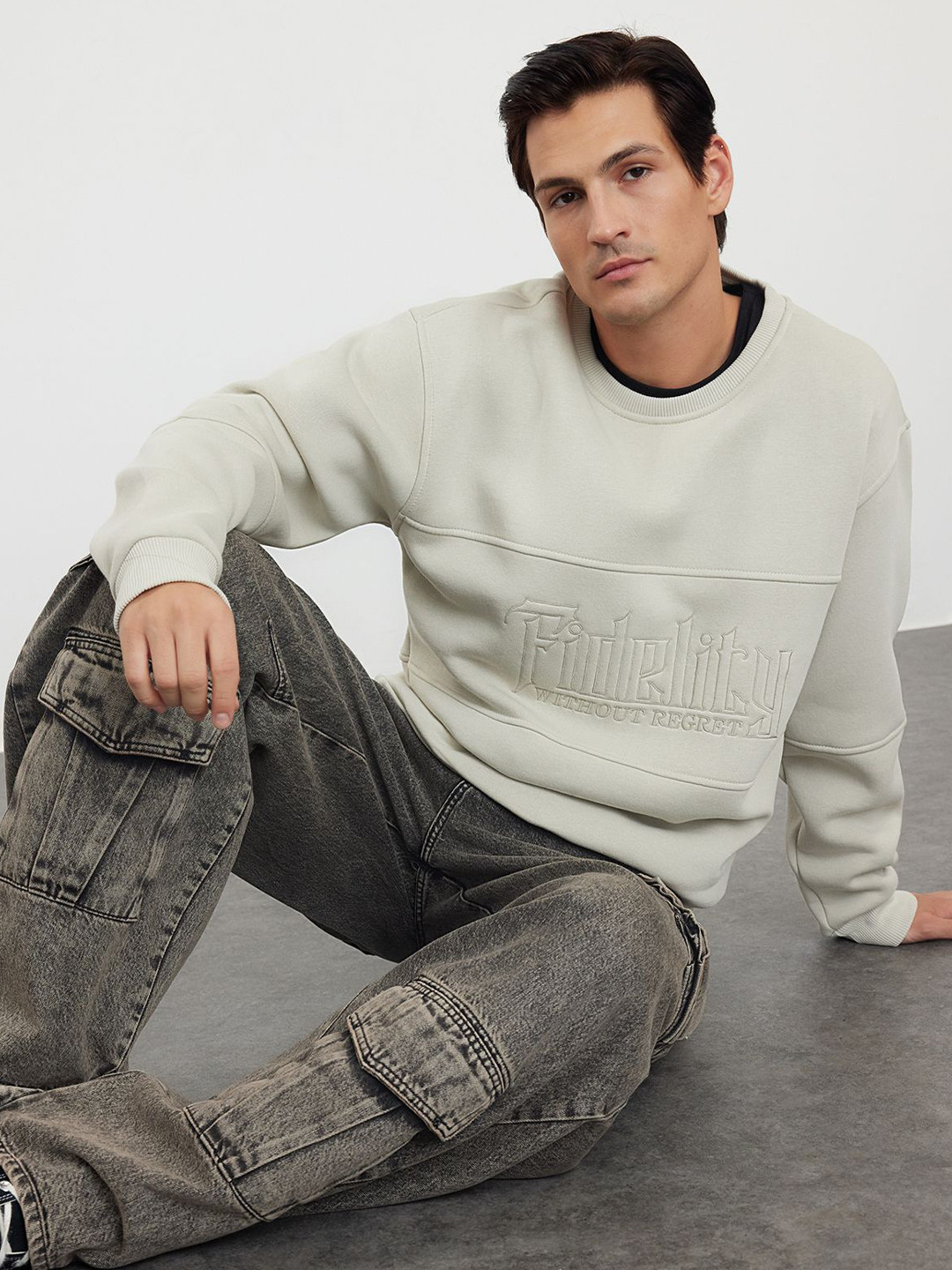 

Trendyol Men Graphic Printed Sweatshirt, Beige