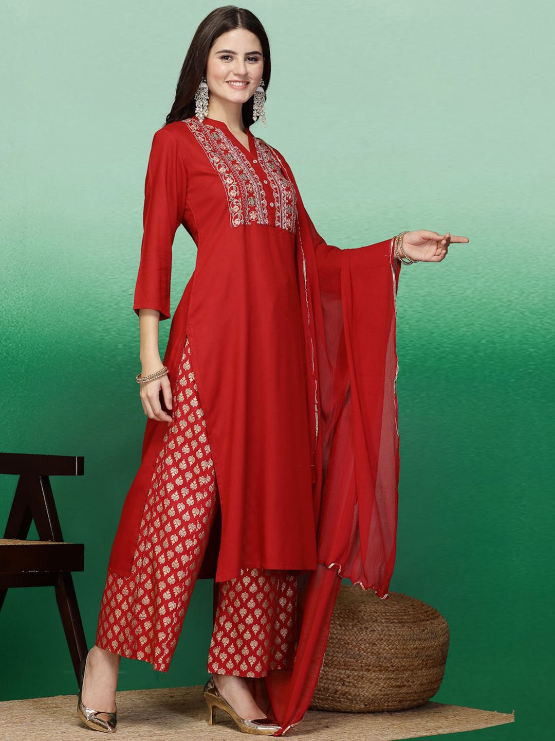 

Sangria Floral Yoke Design Thread Work Straight Kurta, Maroon