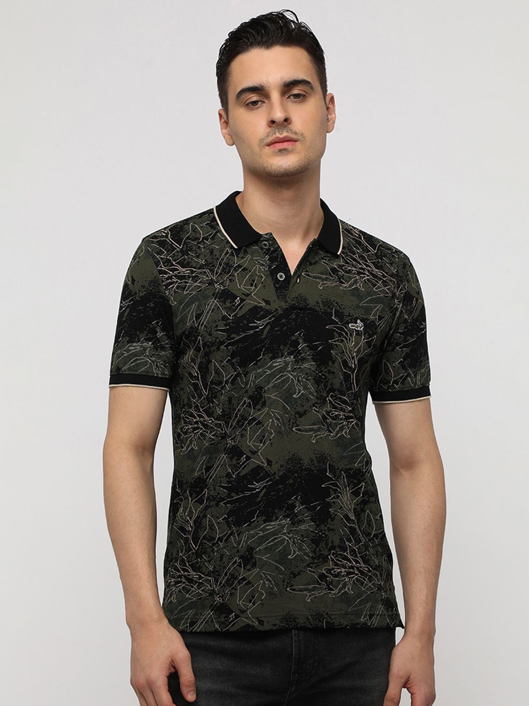 

Crocodile Men Floral Printed Polo Collar Pure Cotton Slim Fit T-Shirt, Black