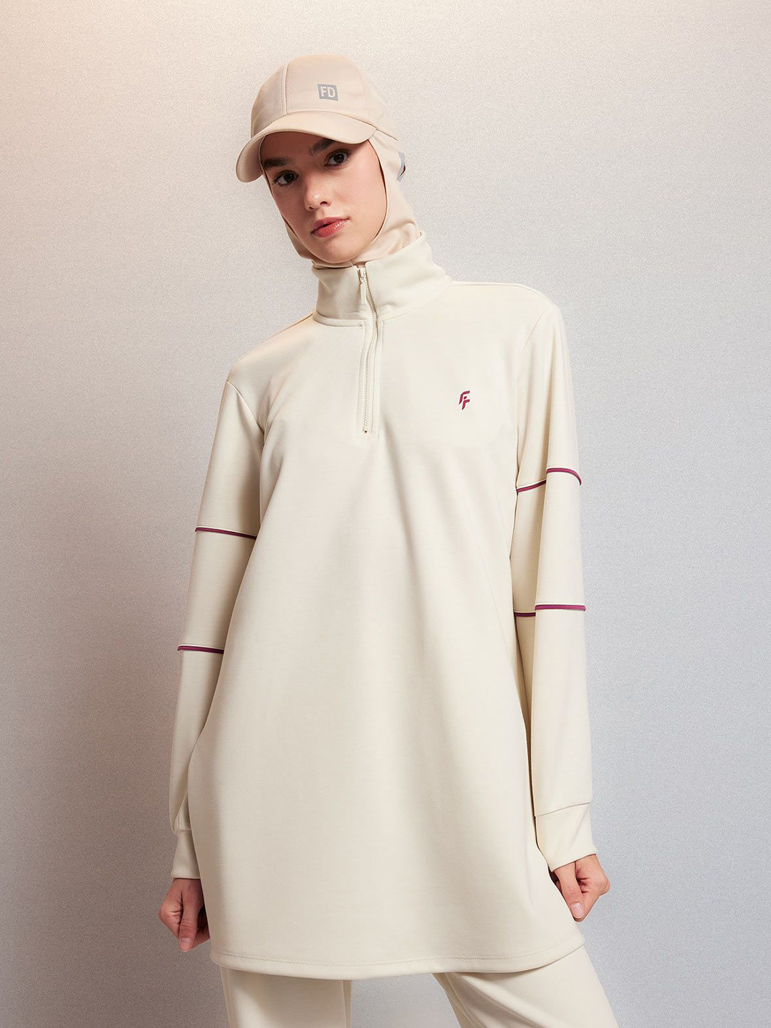 

DeFacto Printed Sweatshirt, Cream