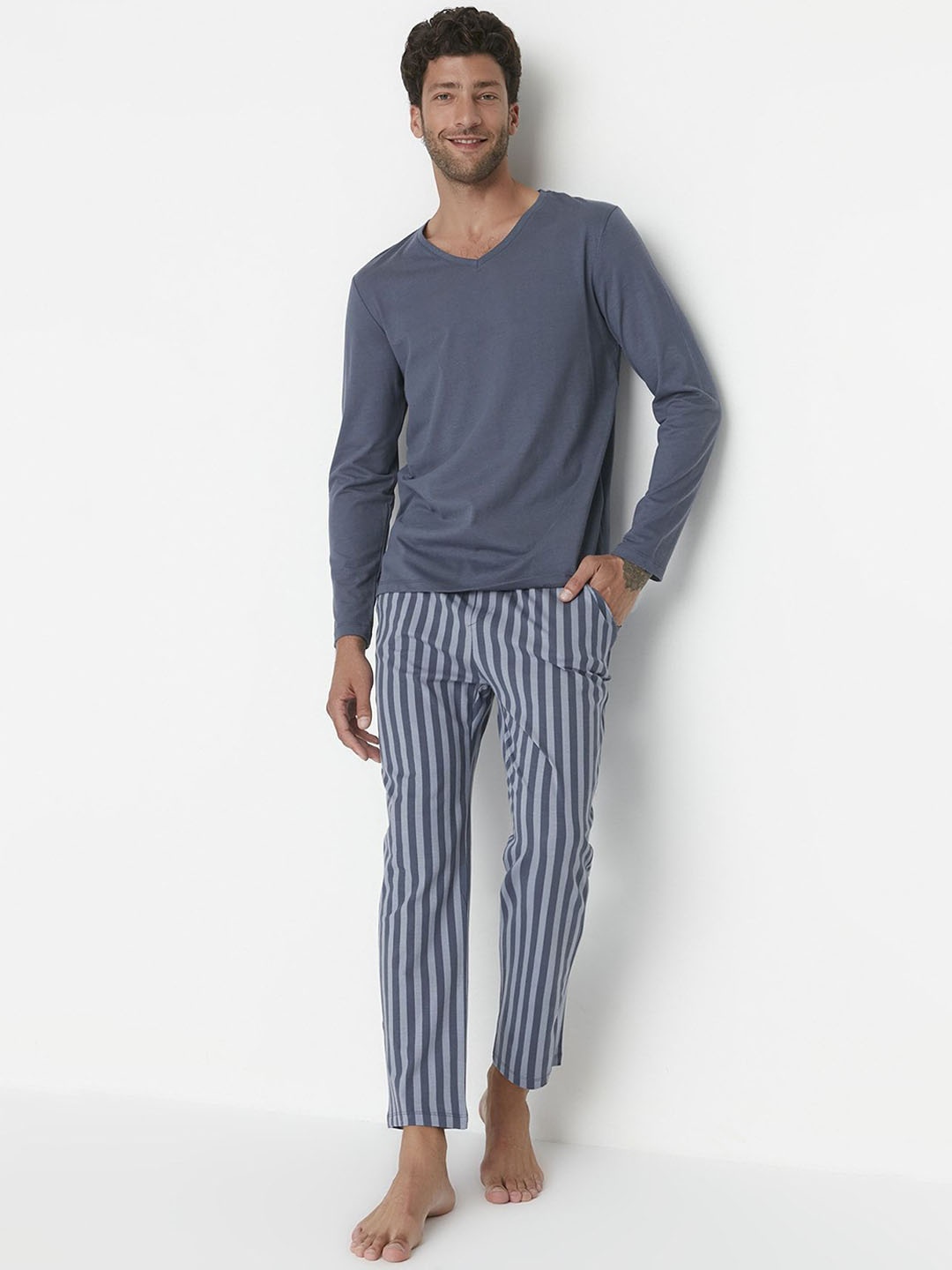 

Trendyol Solid Men Night suit, Grey