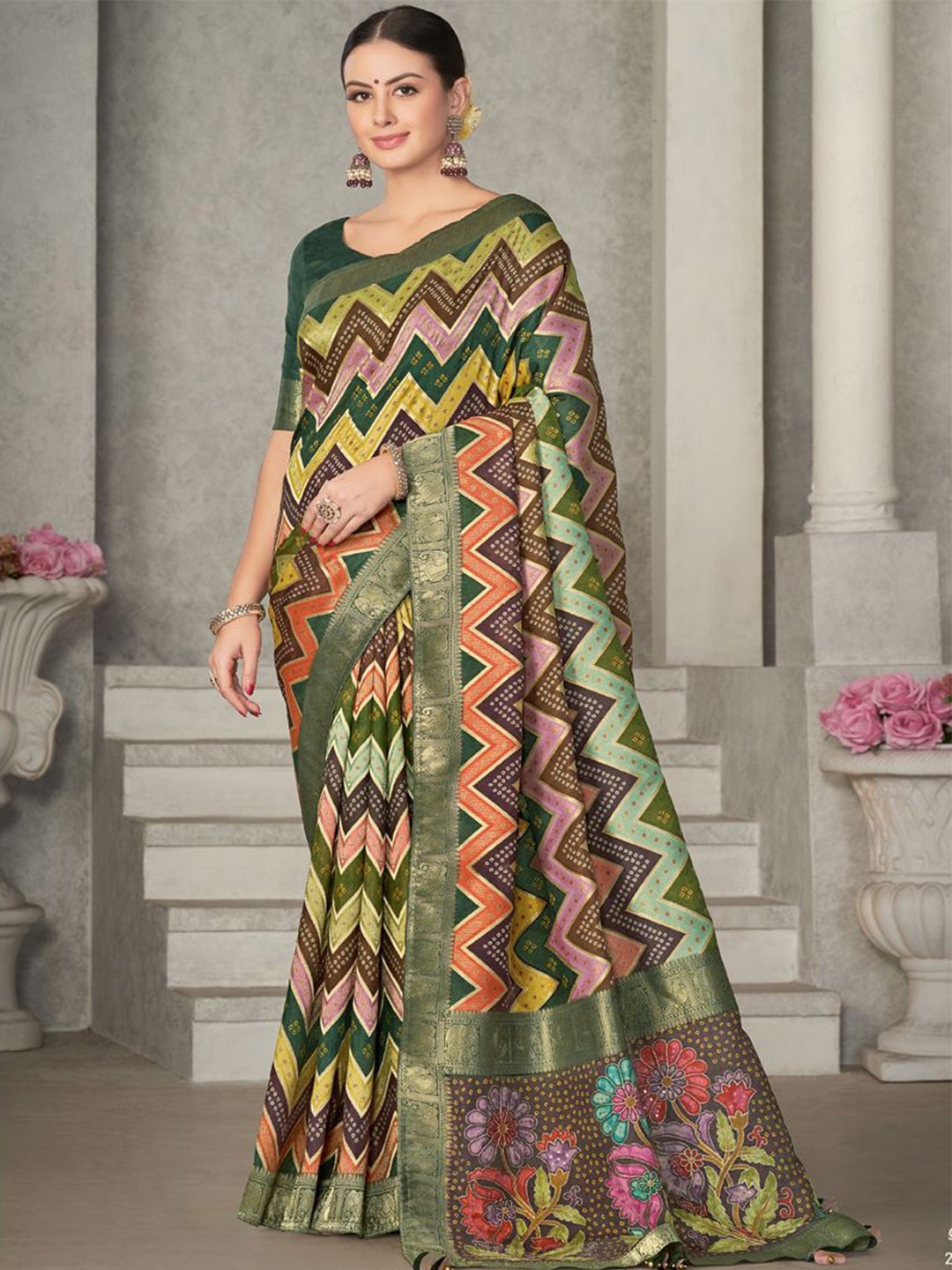 

Nimayaa Woven Design Bandhani Saree, Green